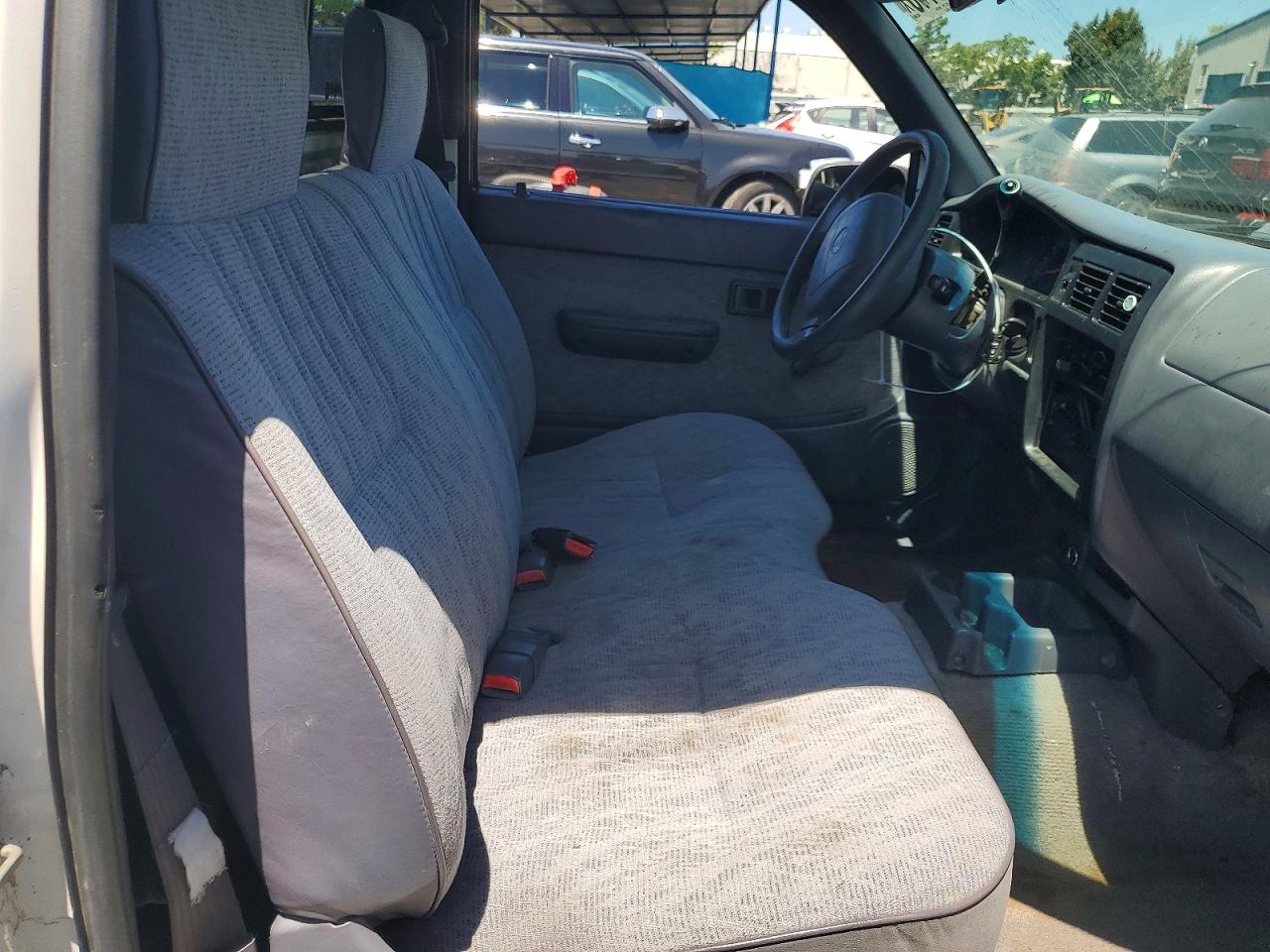 1998 Toyota Tacoma Base White vin: 4TANL42N1WZ044330
