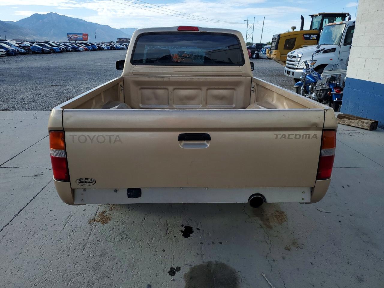 1998 Toyota Tacoma Base Gold vin: 4TANL42N1WZ091129