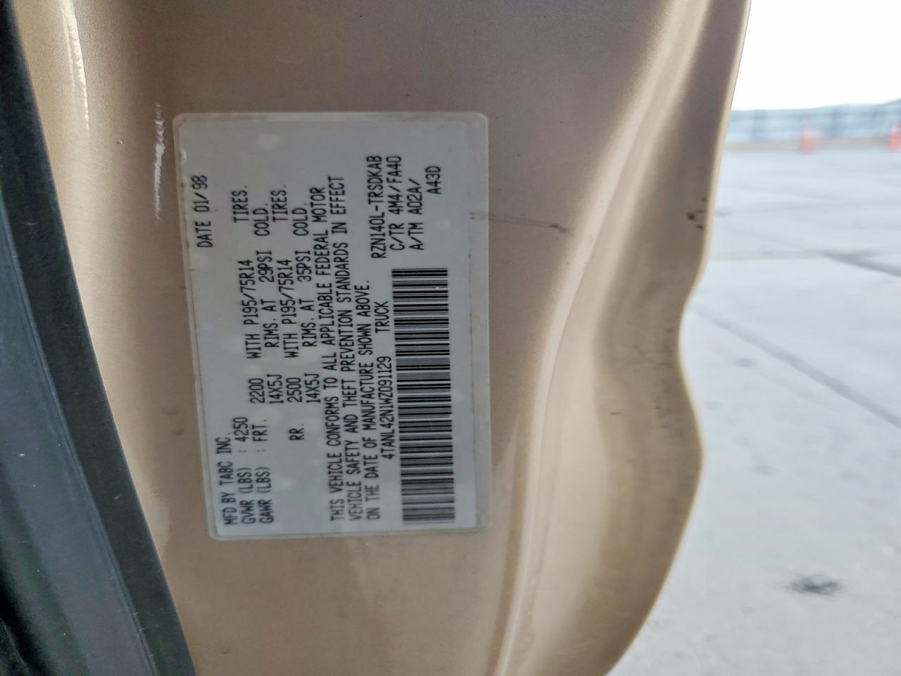 1998 Toyota Tacoma Base Gold vin: 4TANL42N1WZ091129