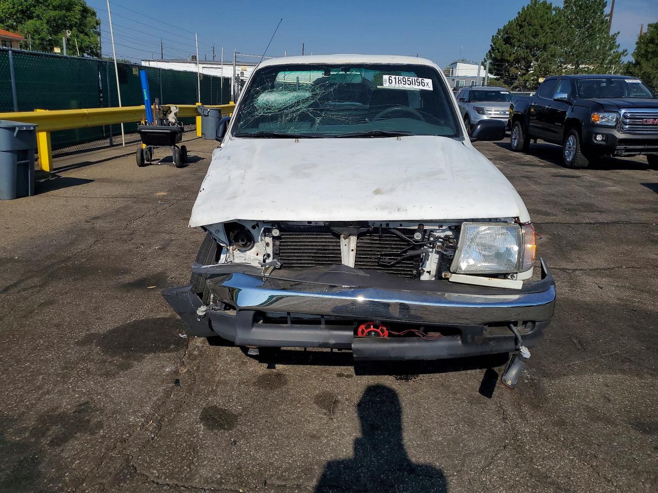 1998 Toyota Tacoma Base White vin: 4TANL42N2WZ101828