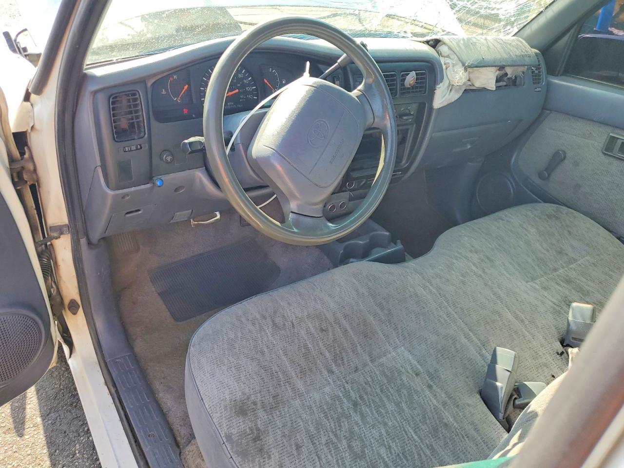 1998 Toyota Tacoma Base White vin: 4TANL42N2WZ101828