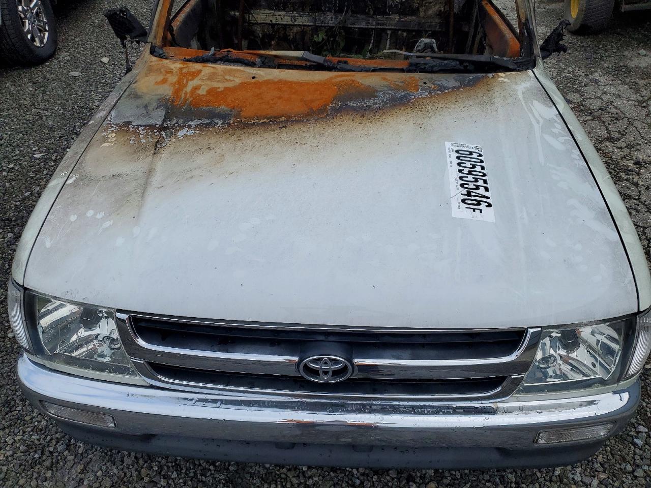 1997 Toyota Tacoma Base White vin: 4TANL42N6VZ315218