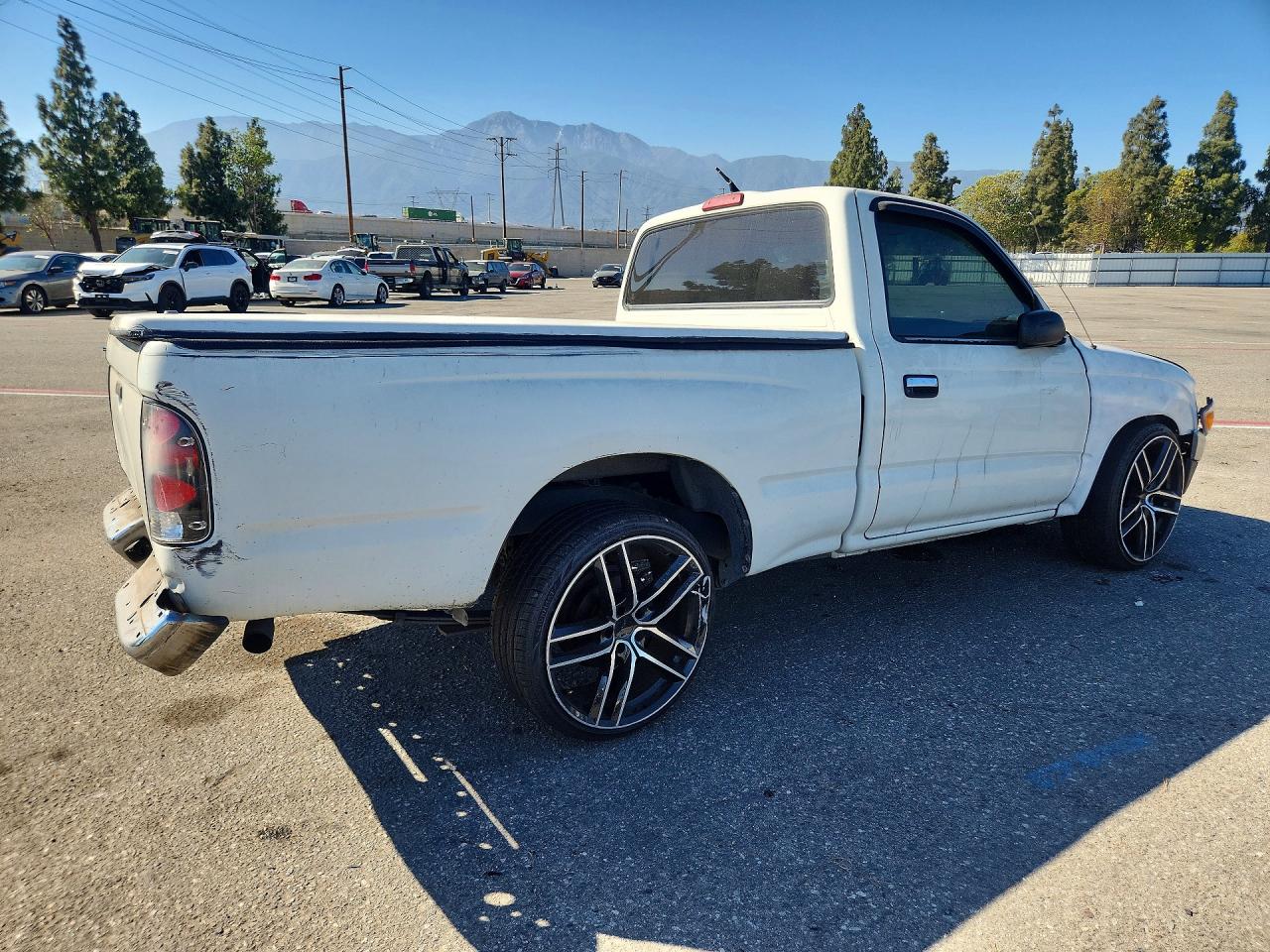 1997 Toyota Tacoma Base White vin: 4TANL42N7VZ319567