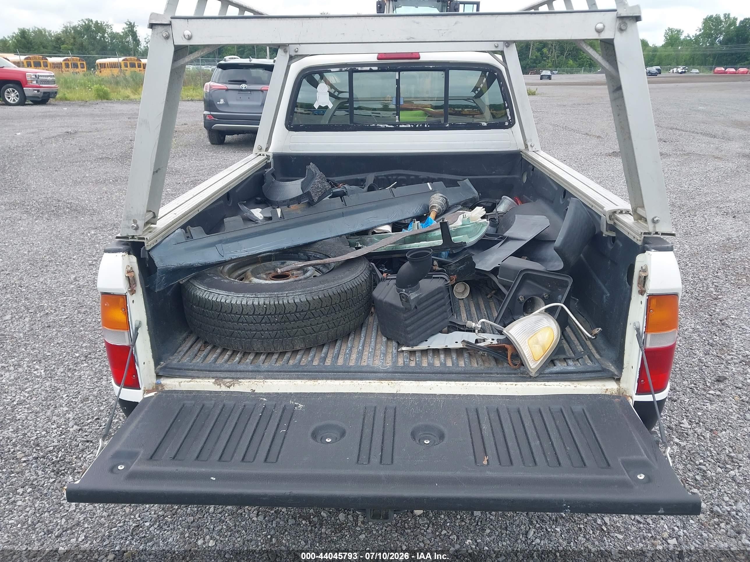 1996 Toyota Tacoma   White vin: 4TANL42N8TZ128236