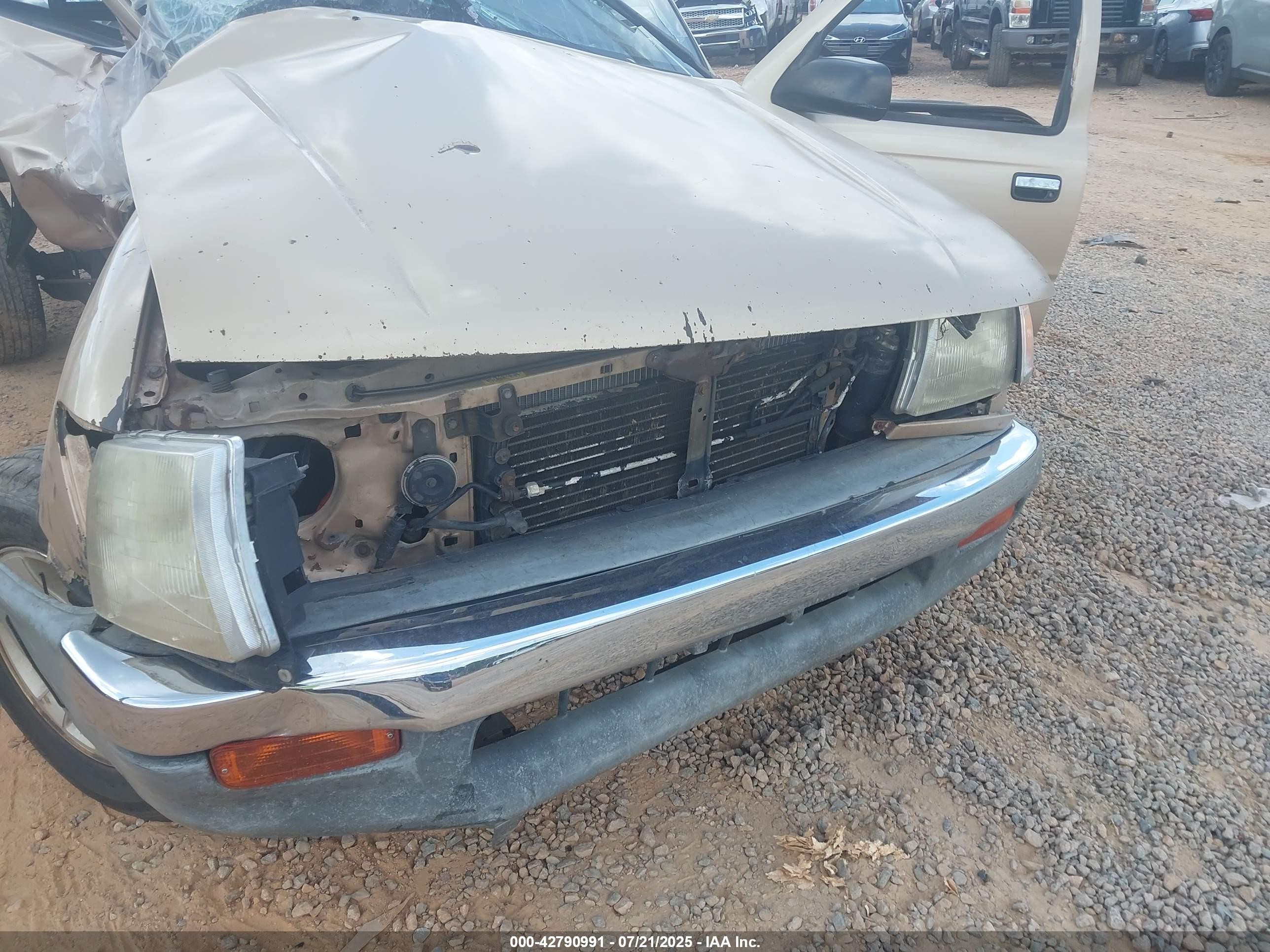 2000 Toyota Tacoma   Gold vin: 4TANL42N8YZ576340