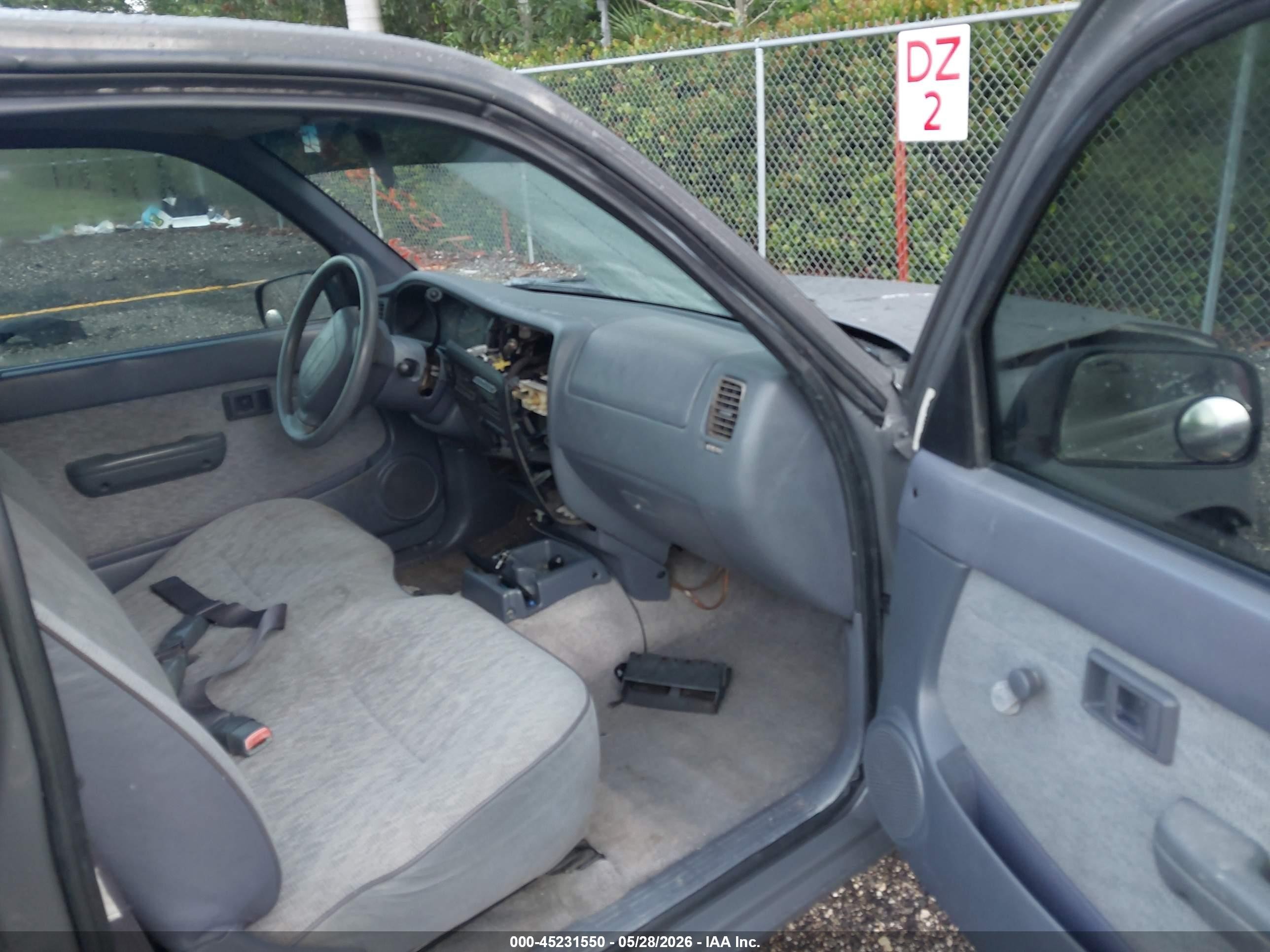 1998 Toyota Tacoma Gray vin: 4TANL42N9WZ064552