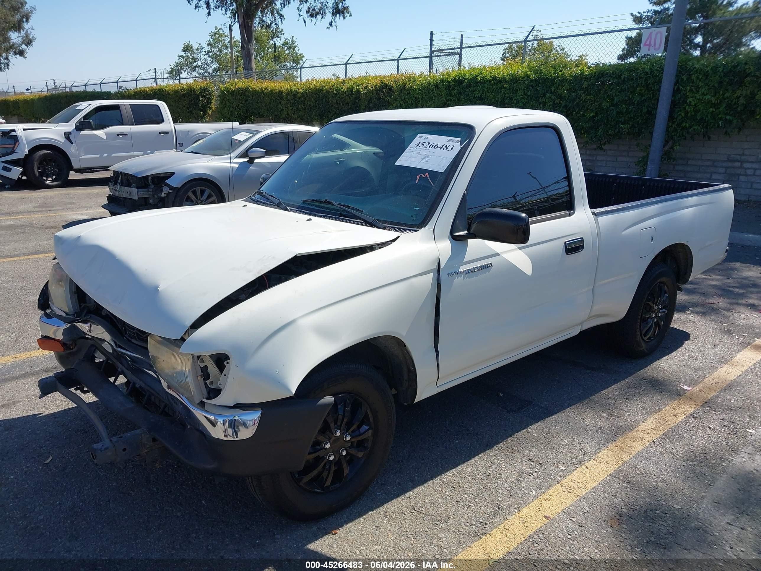 1998 Toyota Tacoma   White vin: 4TANL42N9WZ112308