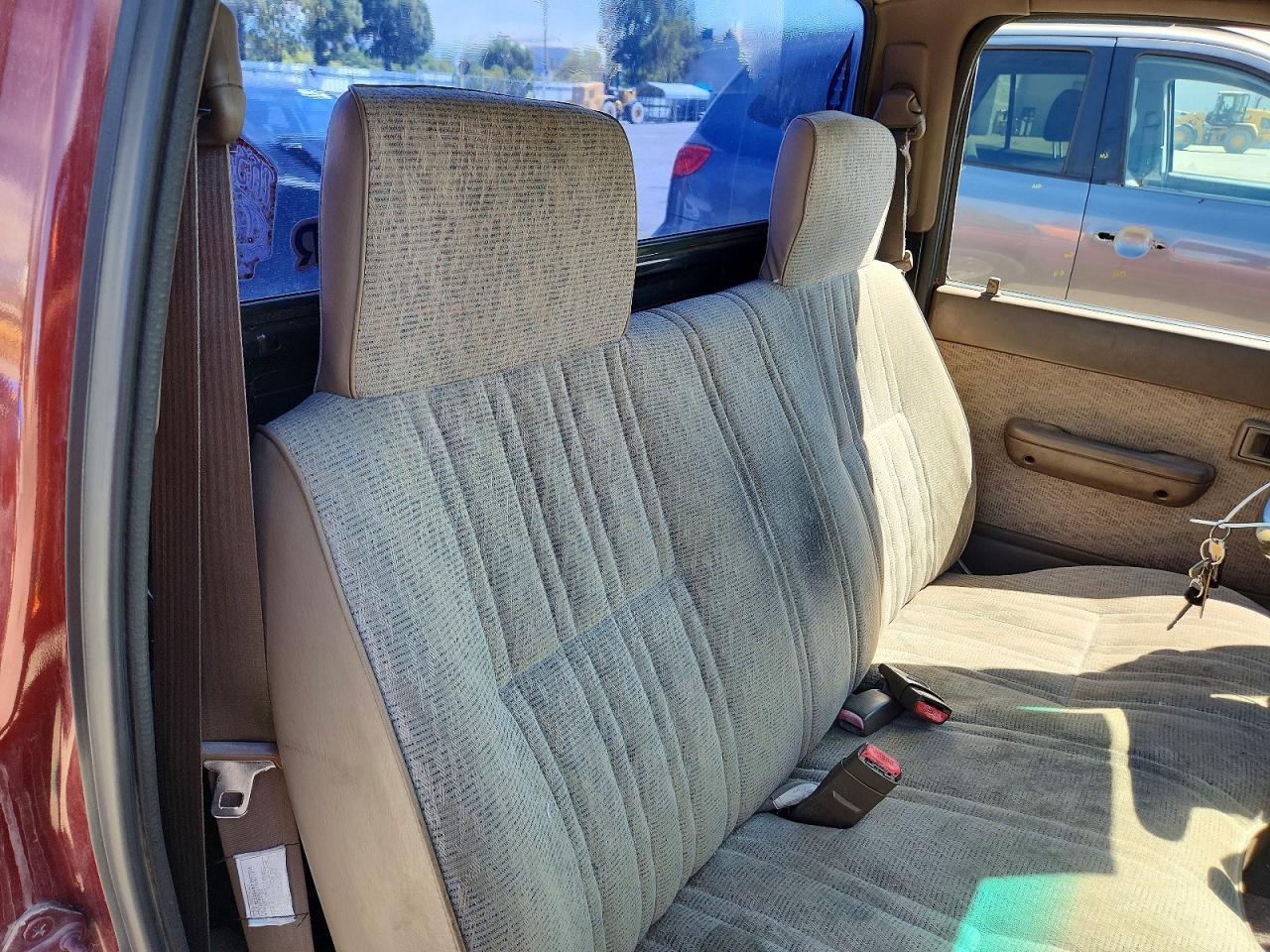 1998 Toyota Tacoma Base Burgundy vin: 4TANL42NXWZ071199
