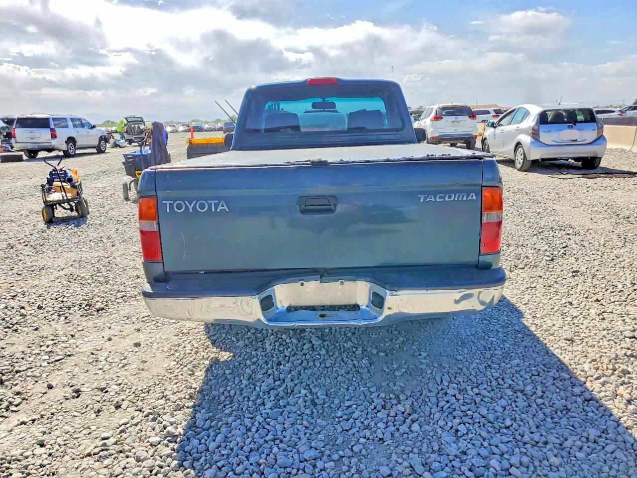 1998 Toyota Tacoma Base Green vin: 4TANL42NXWZ142854