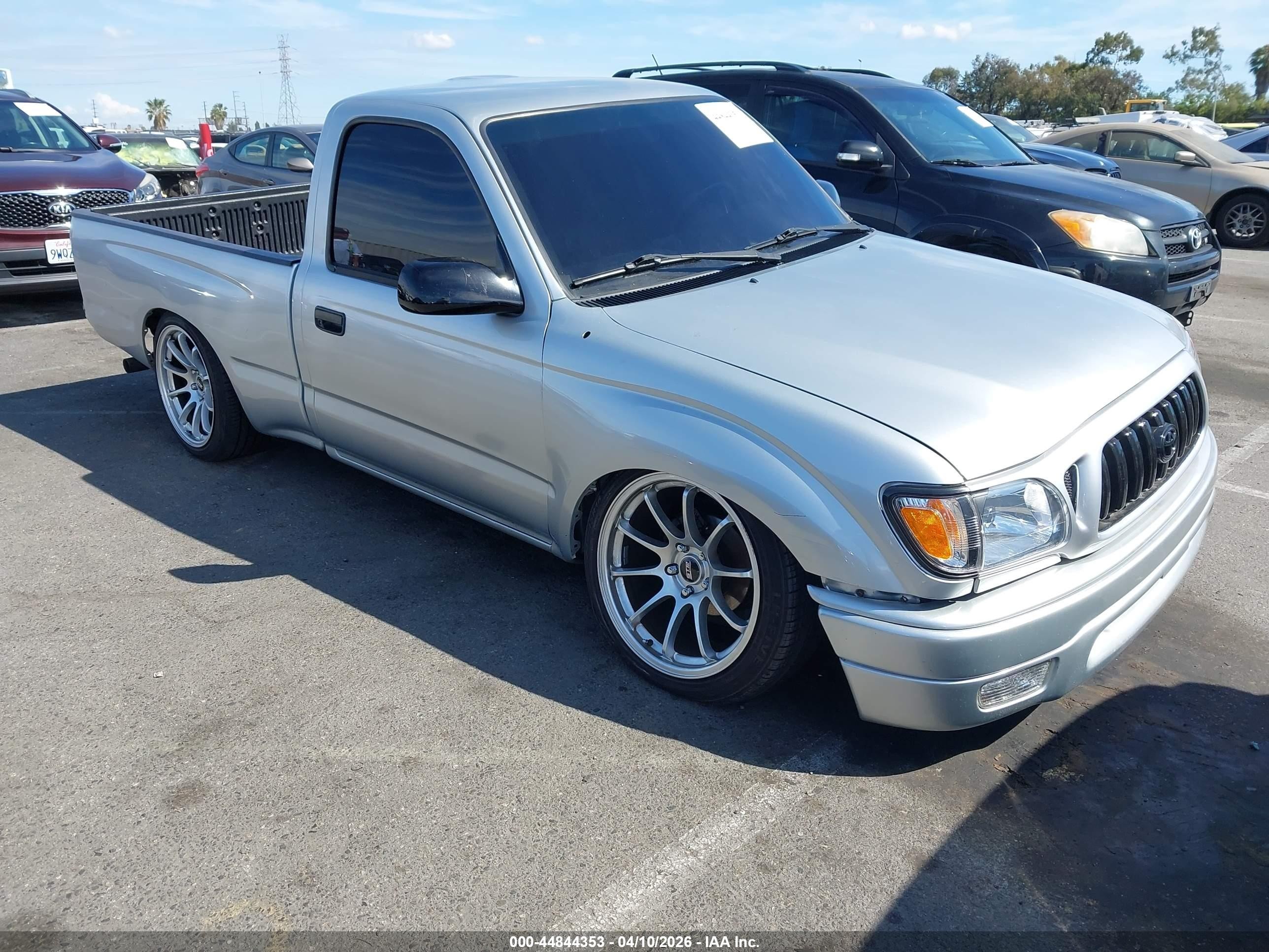 2000 Toyota Tacoma   Silver vin: 4TANL42NXYZ608334