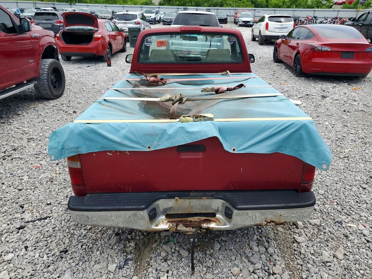 2000 Toyota Tacoma Base Красный vin: 4TANL42NXYZ608382