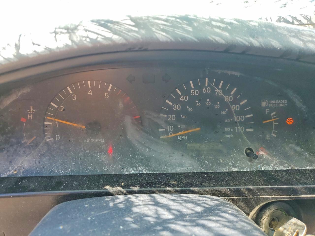 2000 Toyota Tacoma Base Burgundy vin: 4TAPM62N1YZ638632