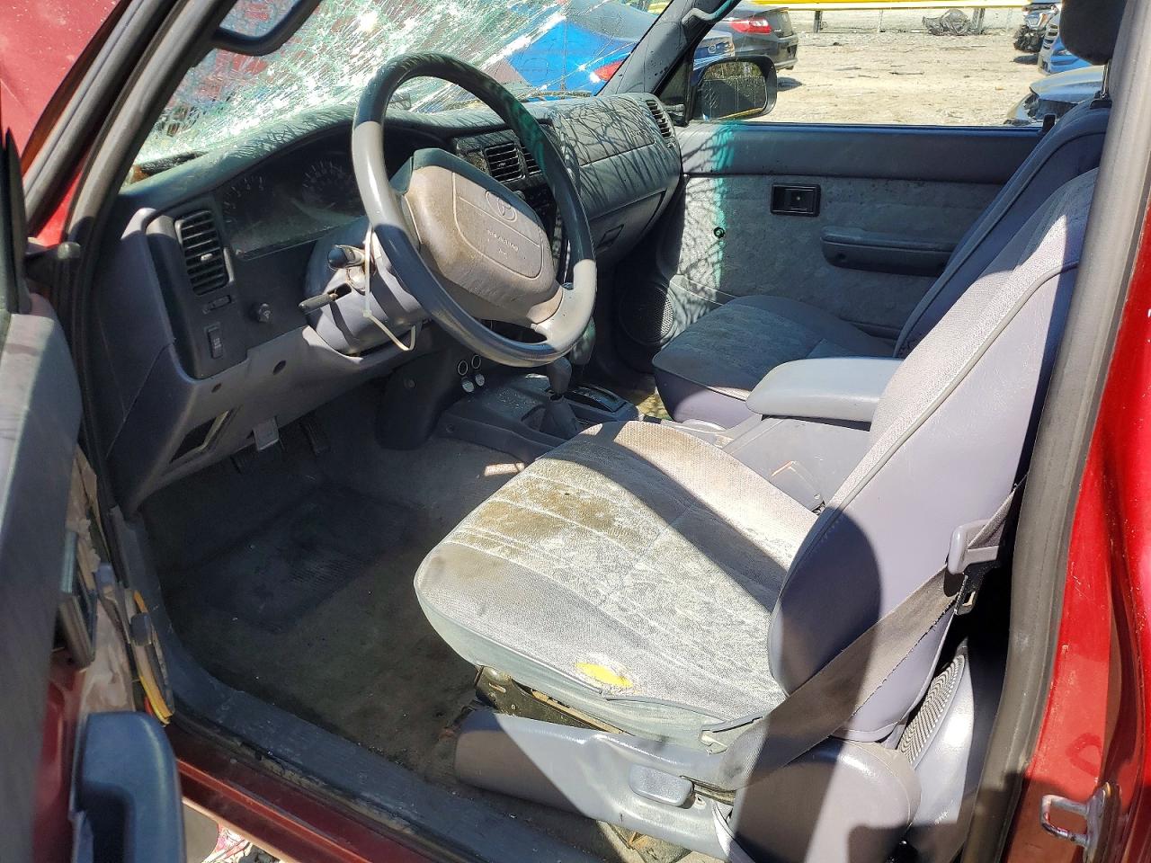 2000 Toyota Tacoma Base Burgundy vin: 4TAPM62N1YZ638632