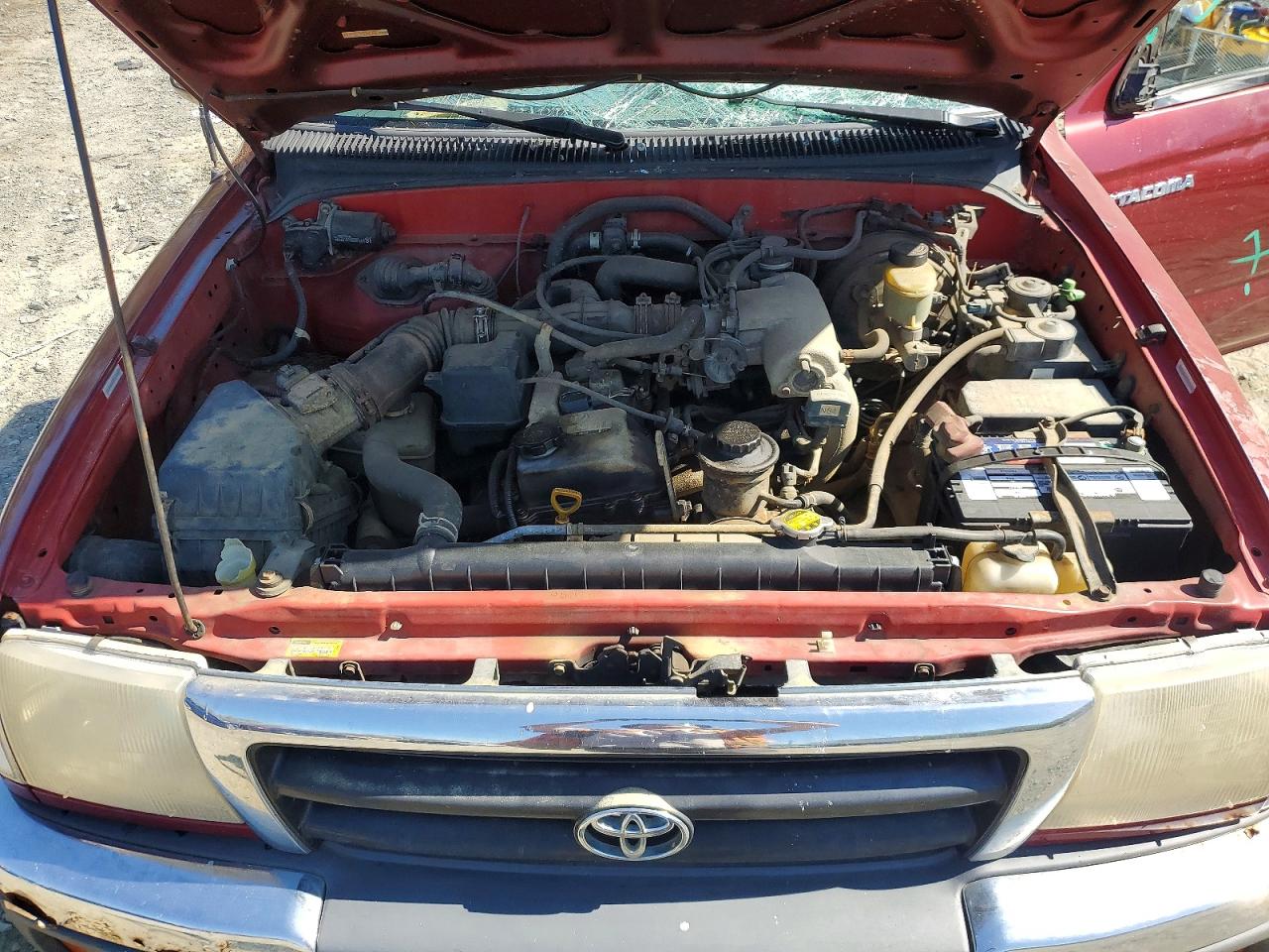 2000 Toyota Tacoma Base Burgundy vin: 4TAPM62N1YZ638632