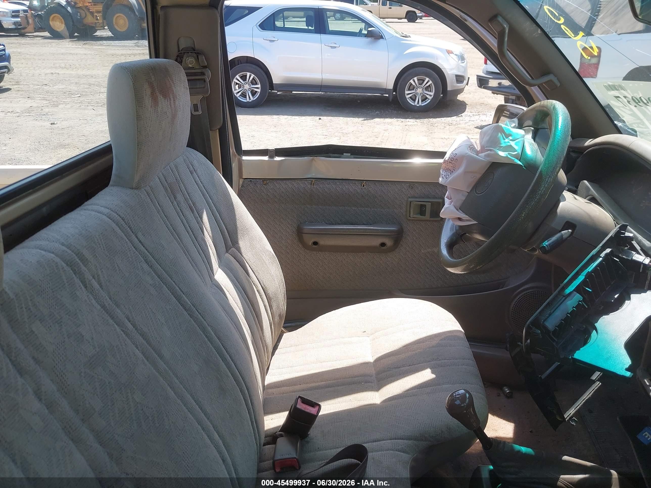 1996 Toyota Tacoma   Gold vin: 4TAPM62N2TZ121820