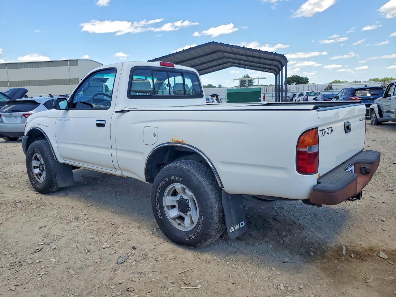 2000 Toyota Tacoma Base White vin: 4TAPM62N3YZ577039