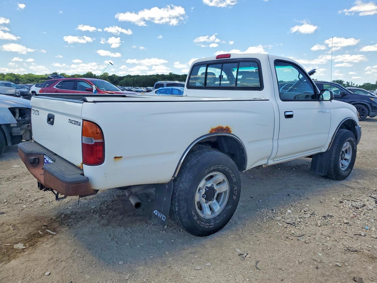 2000 Toyota Tacoma Base White vin: 4TAPM62N3YZ577039