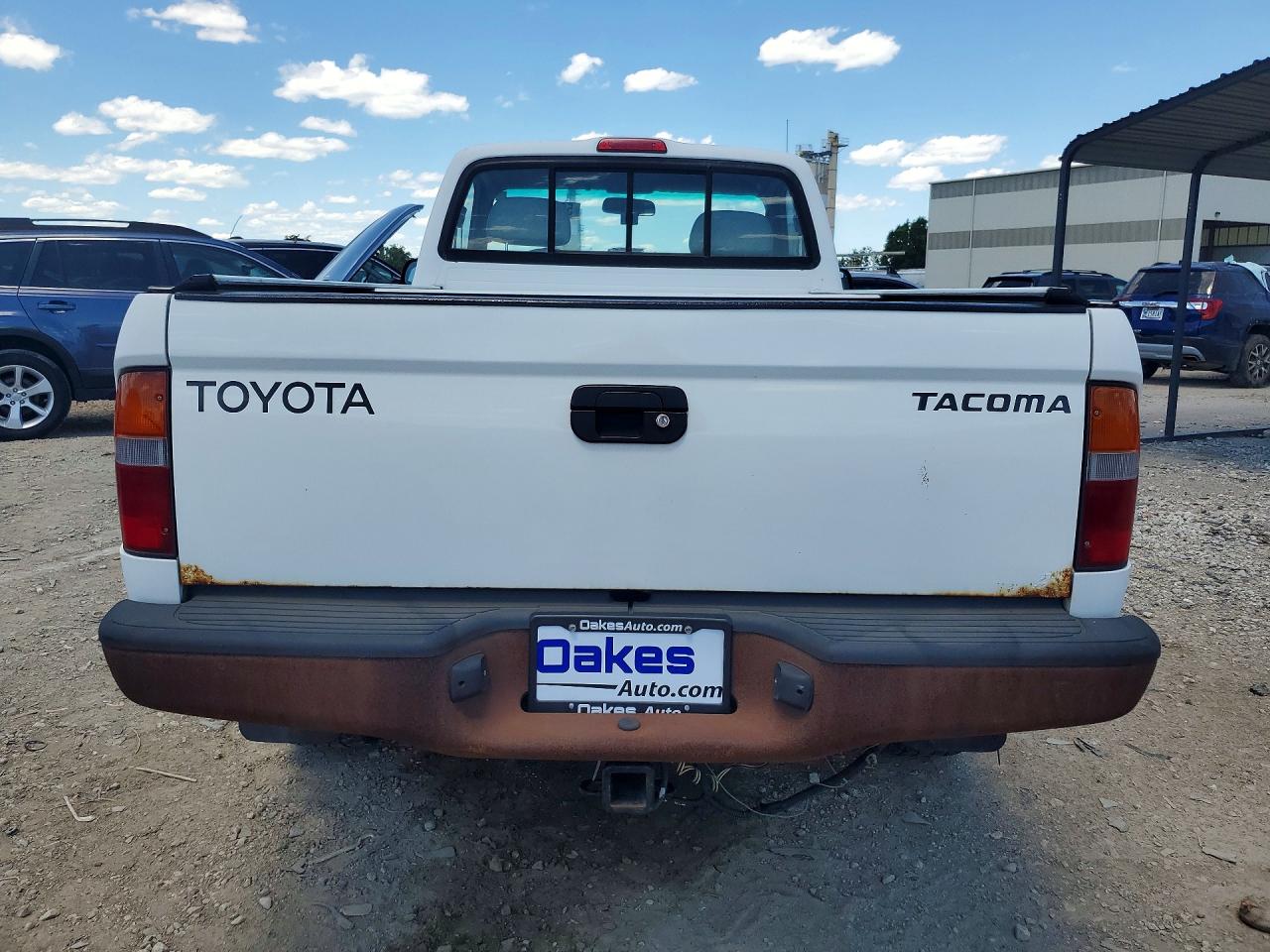2000 Toyota Tacoma Base White vin: 4TAPM62N3YZ577039
