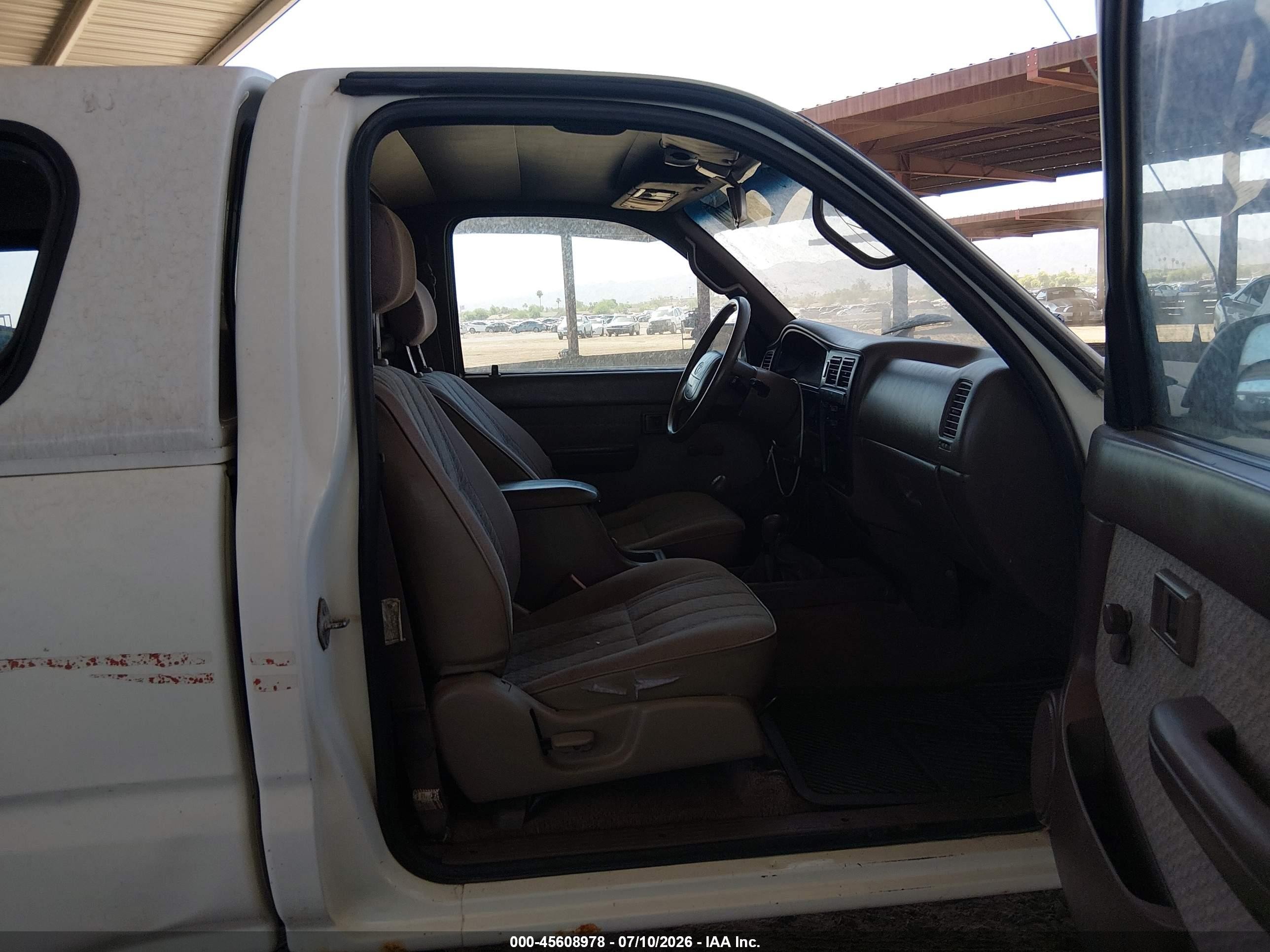 1996 Toyota Tacoma White vin: 4TAPM62N4TZ129918