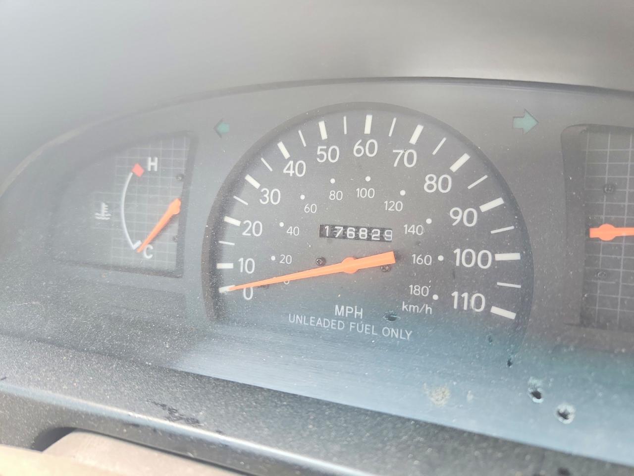 1998 Toyota Tacoma Base White vin: 4TAPM62N4WZ087450