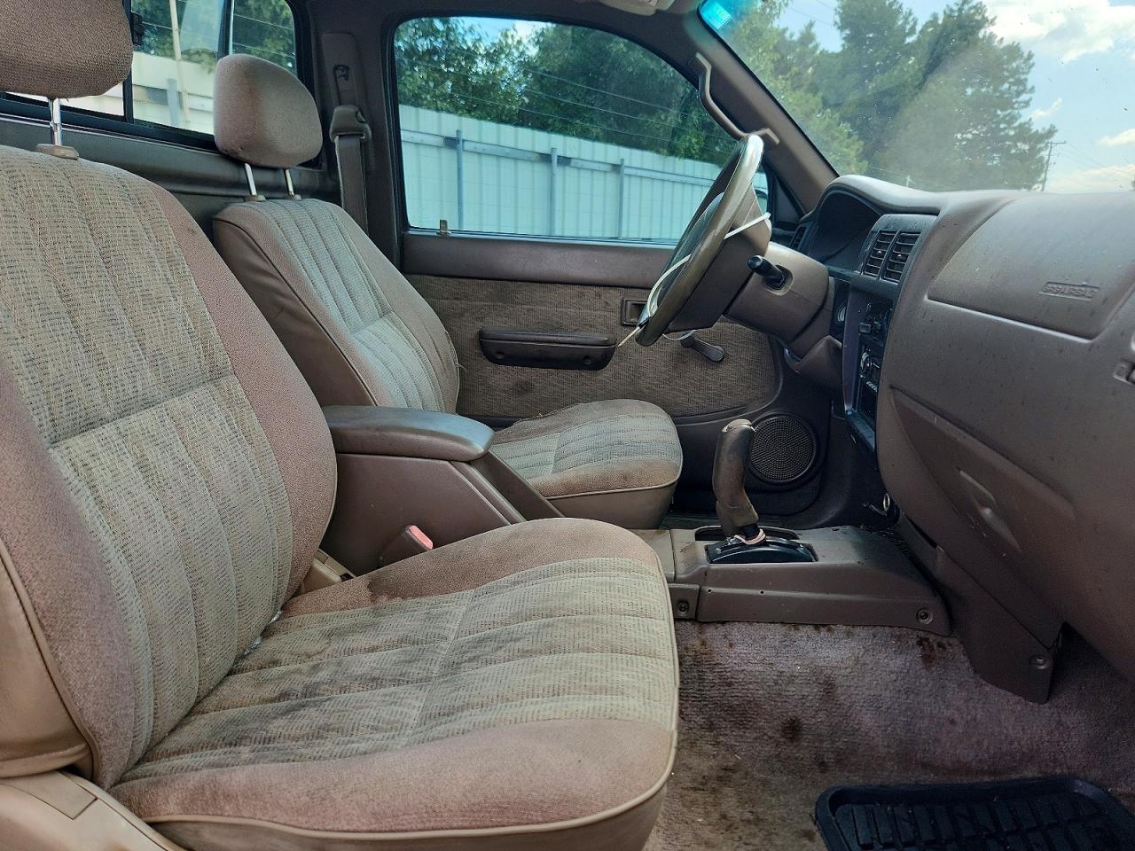 1998 Toyota Tacoma Base White vin: 4TAPM62N4WZ087450