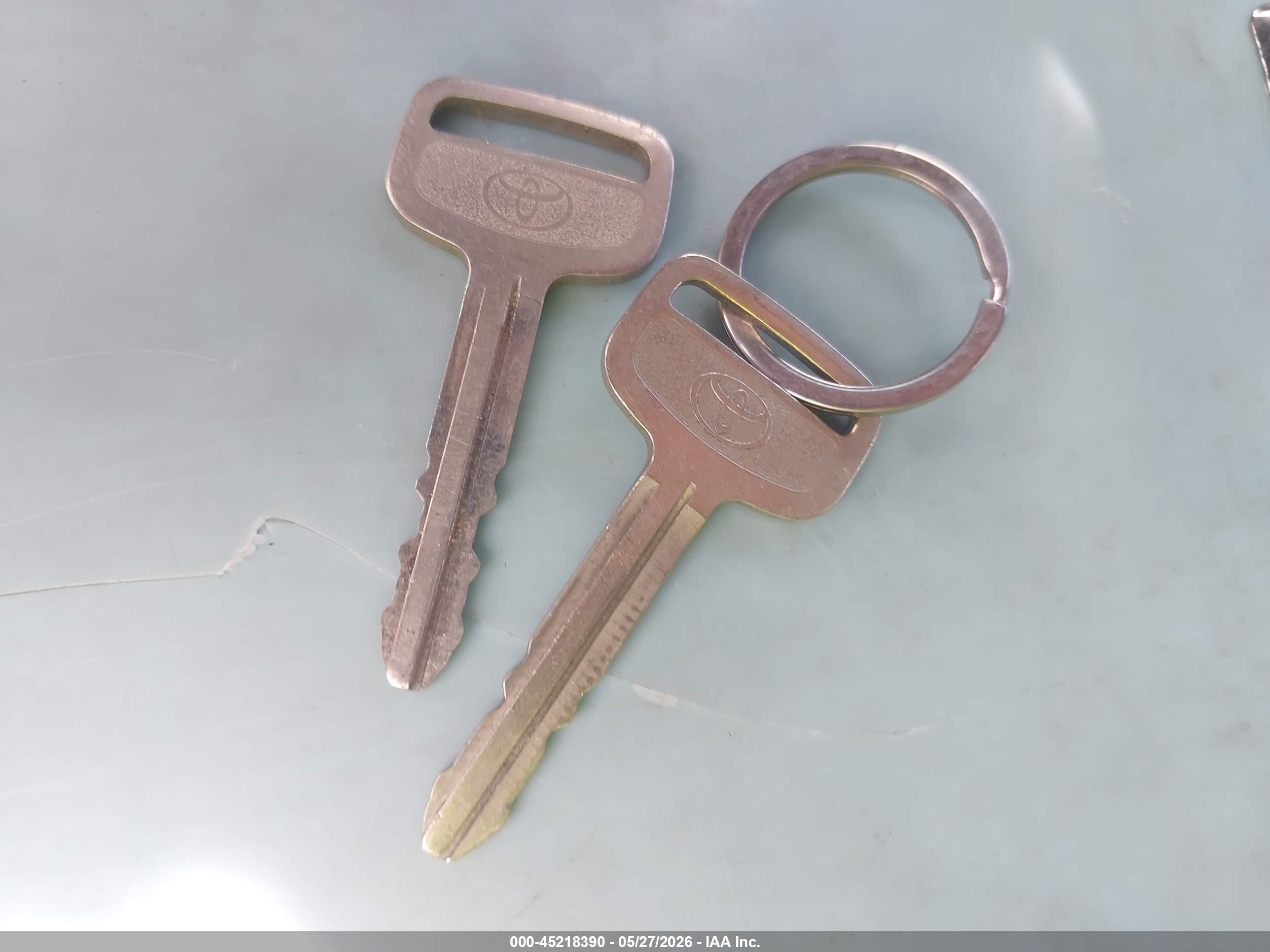 1999 Toyota Tacoma   Gold vin: 4TAPM62N4XZ417332