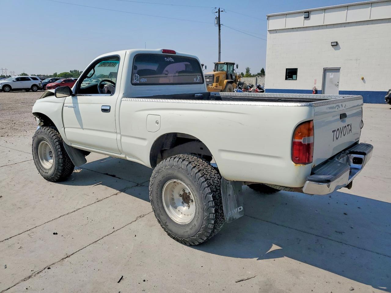 1996 Toyota Tacoma Base White vin: 4TAPM62N5TZ203055