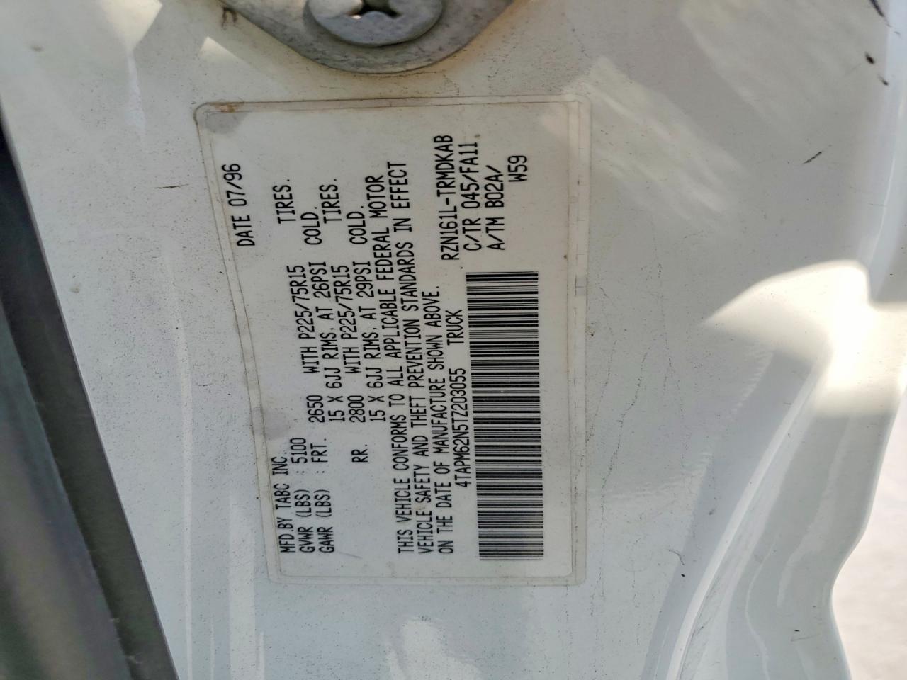 1996 Toyota Tacoma Base White vin: 4TAPM62N5TZ203055