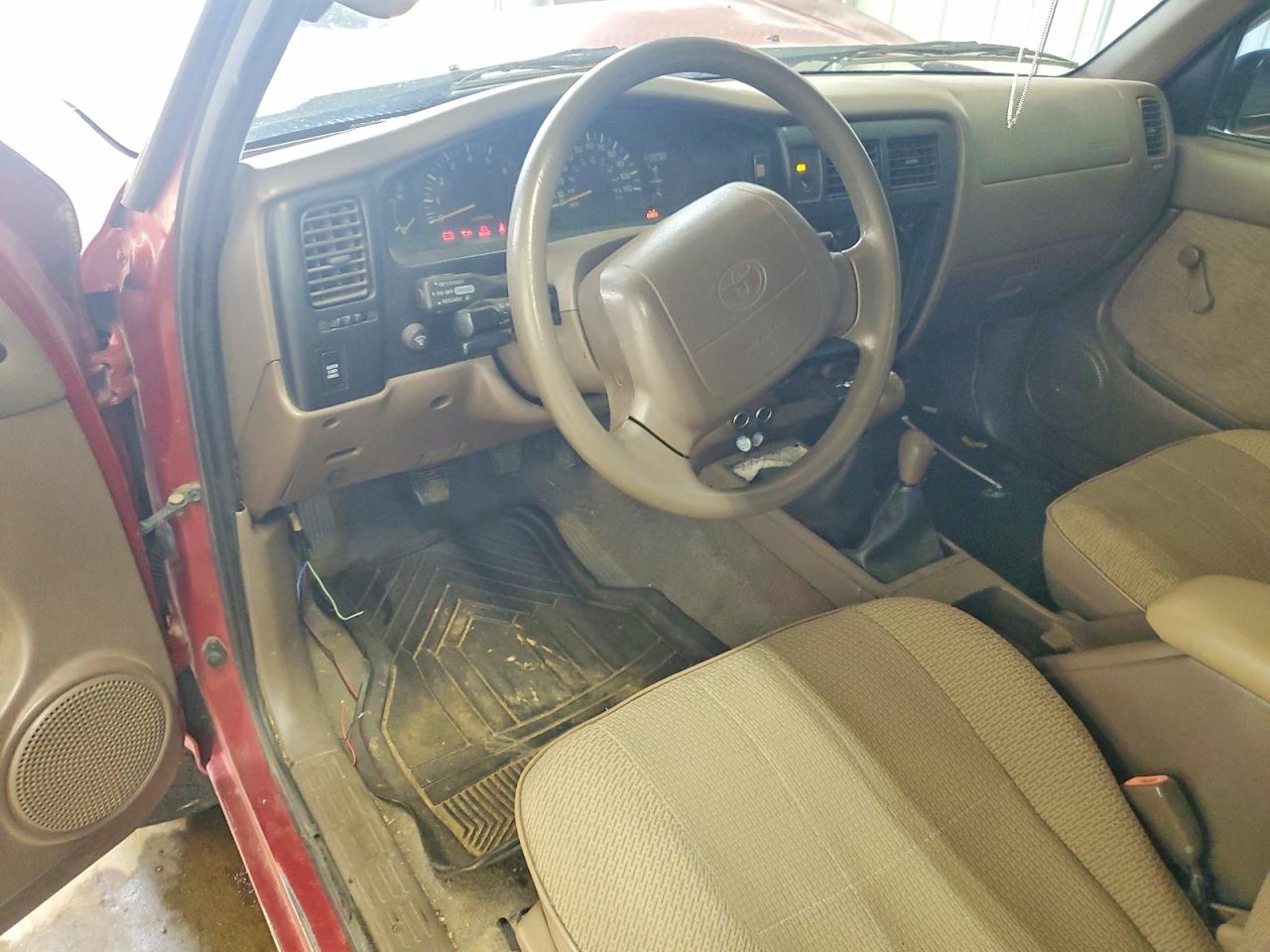 1998 Toyota Tacoma Base Burgundy vin: 4TAPM62N5WZ168490