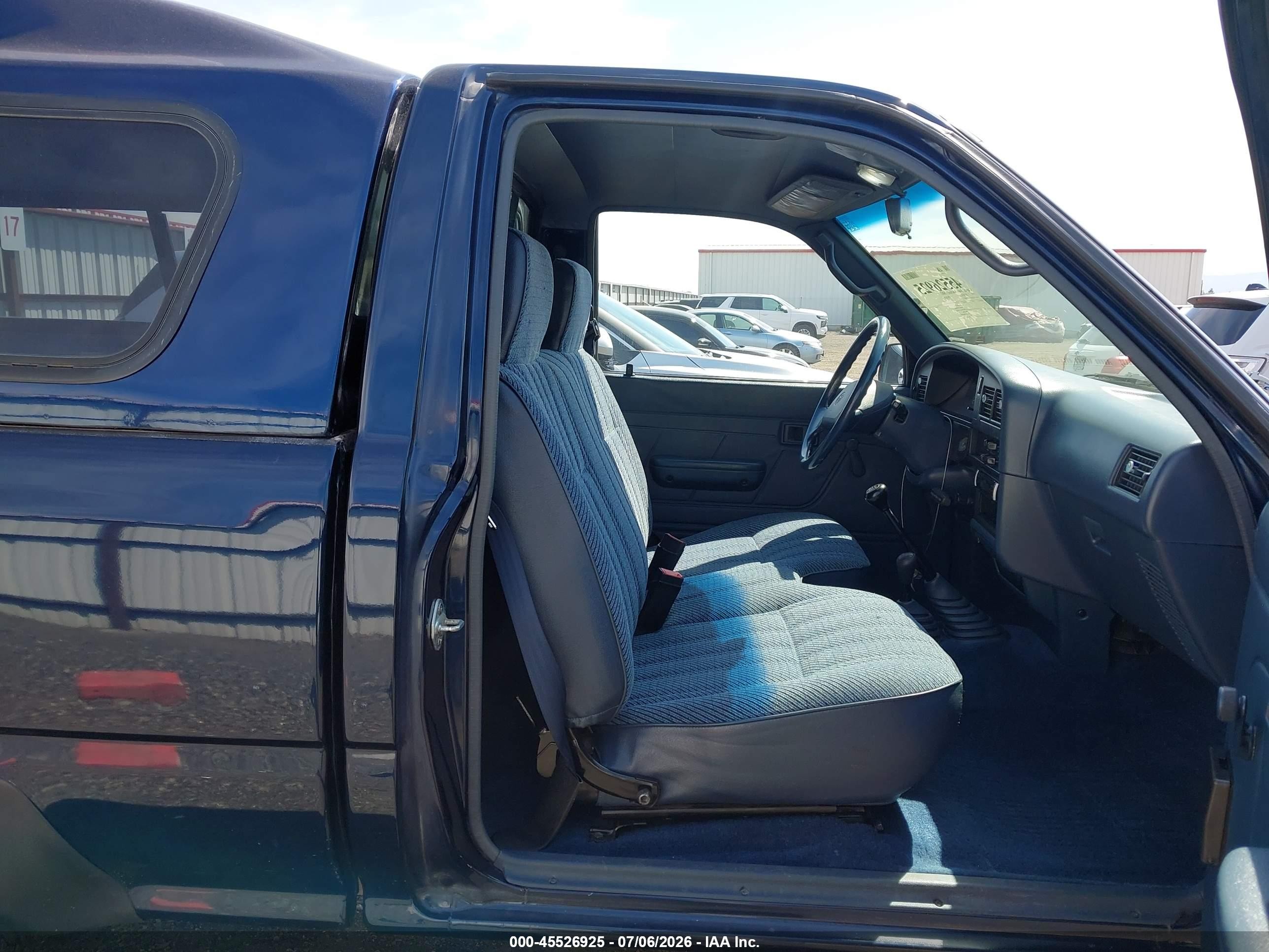 1993 Toyota Pickup 1/2 Ton Short Whlbse Dx Dark Blue vin: 4TARN01P1PZ058673