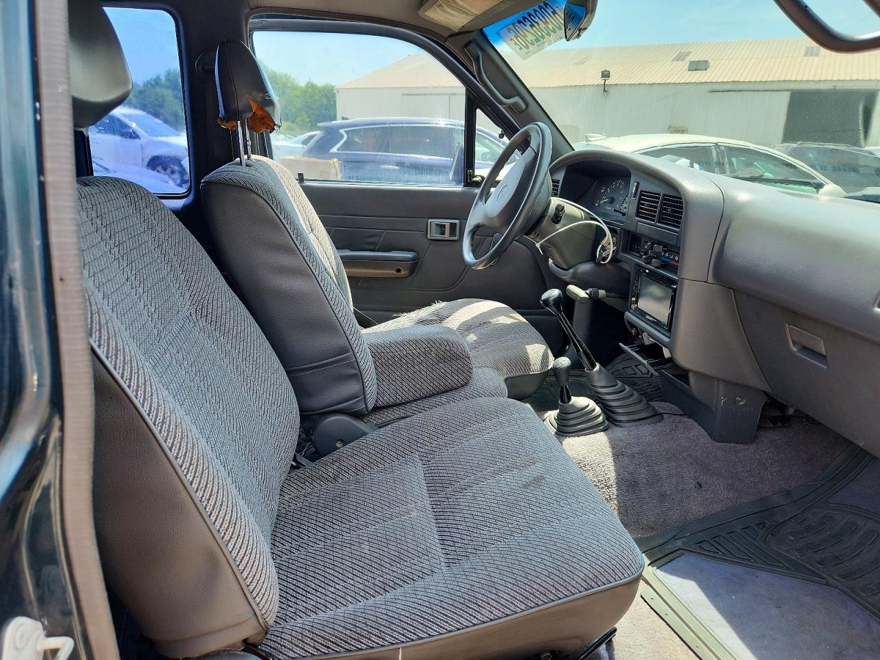 1994 Toyota Pickup 1/2 Ton Extra Long Wheelbase D Green vin: 4TARN13P4RZ250417