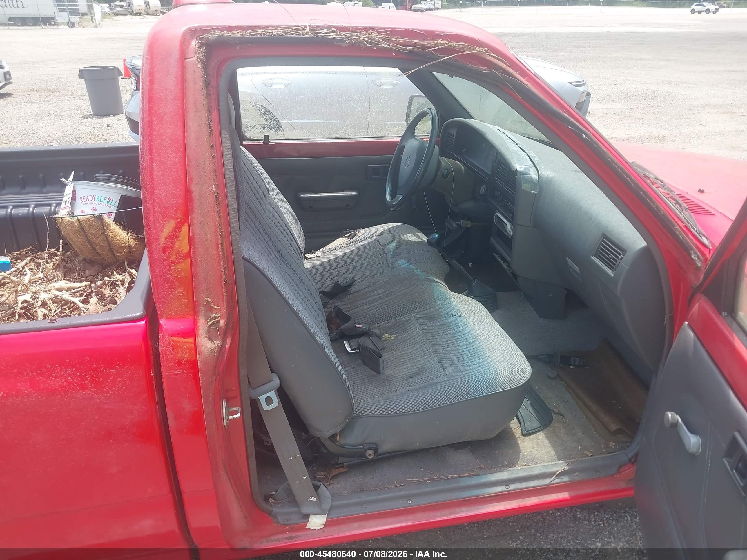 1995 Toyota Pickup 1/2 Ton Short Whlbase Stb Red vin: 4TARN81A0SZ326227