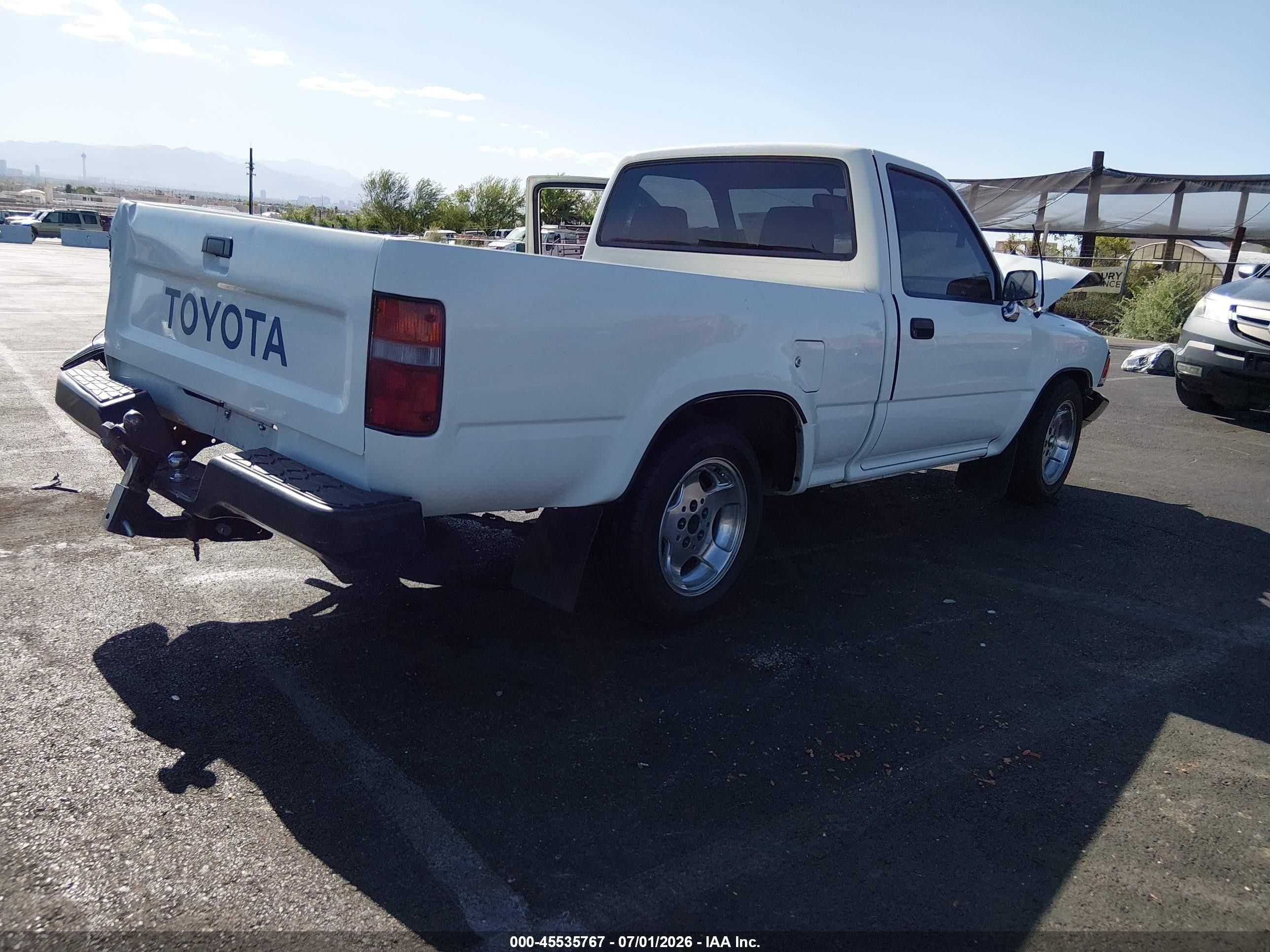 1993 Toyota Pickup 1/2 Ton Short Whlbase Stb White vin: 4TARN81A1PZ073863