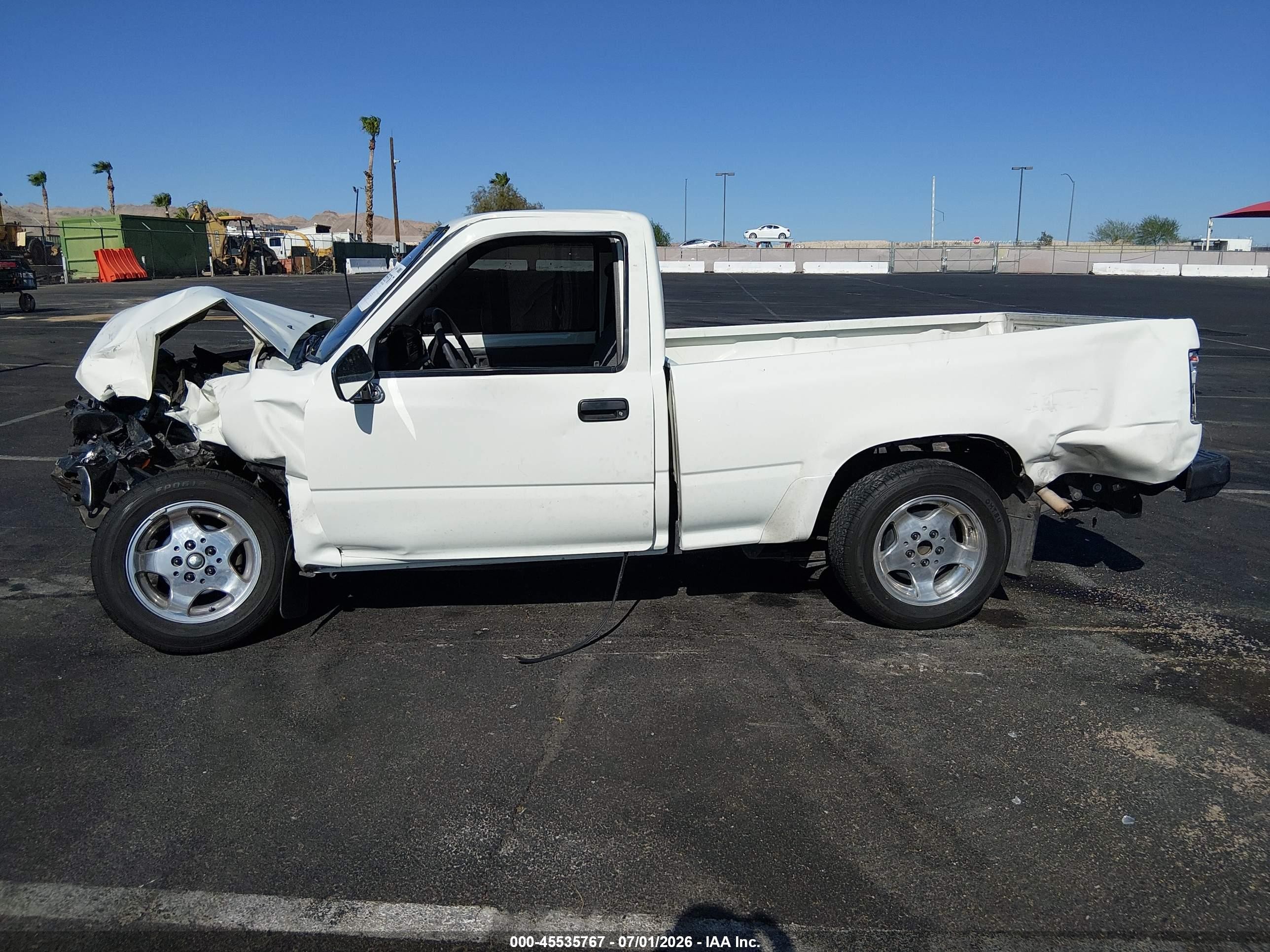 1993 Toyota Pickup 1/2 Ton Short Whlbase Stb White vin: 4TARN81A1PZ073863