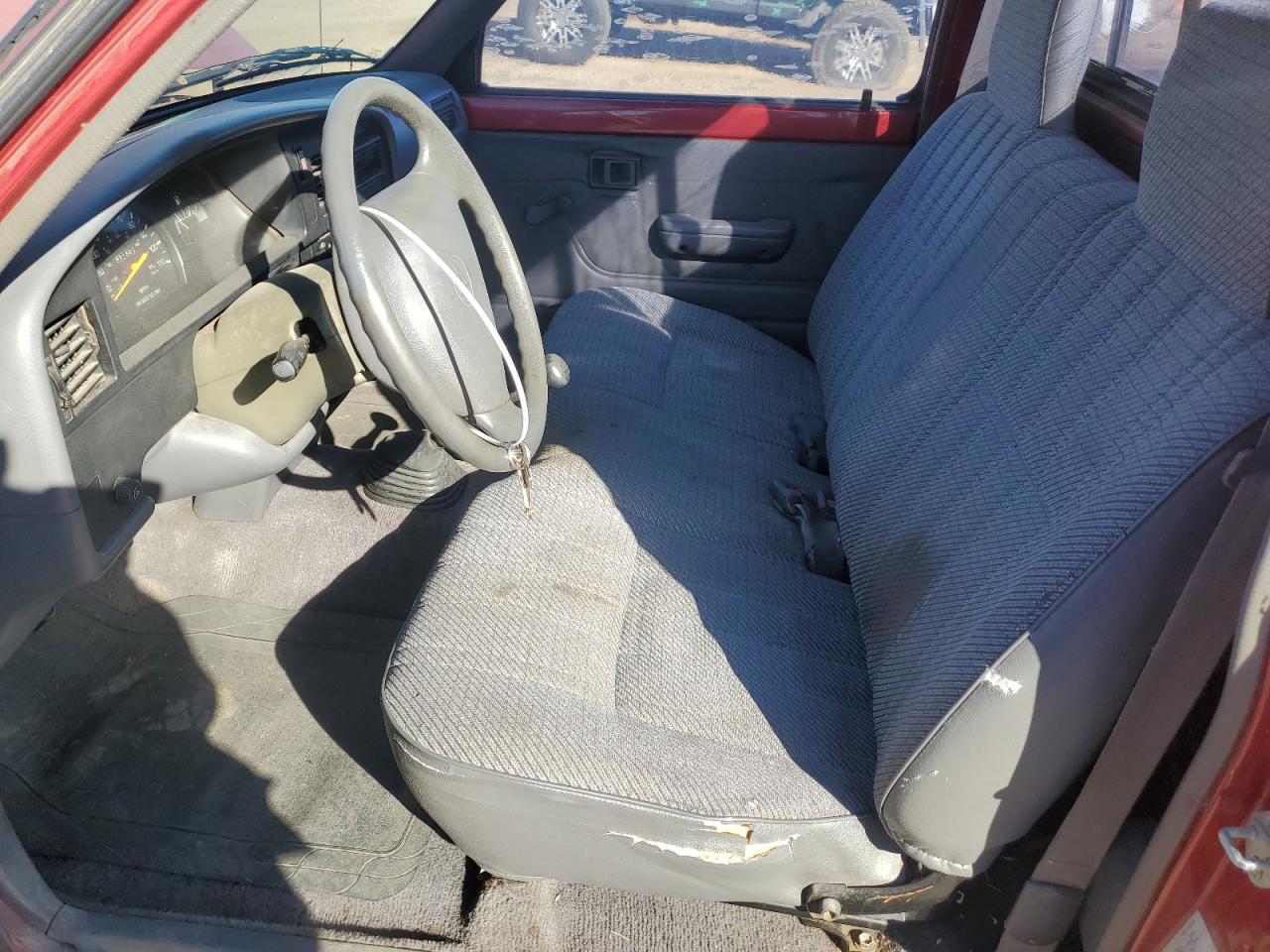 1993 Toyota Pickup 1/2 Ton Short Wheelbase Stb Red vin: 4TARN81A1PZ115030