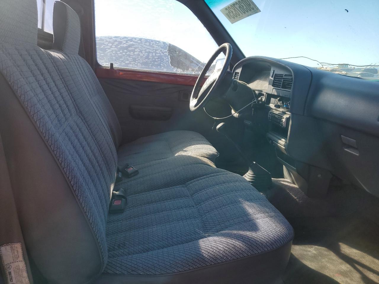 1993 Toyota Pickup 1/2 Ton Short Wheelbase Stb Red vin: 4TARN81A1PZ115030
