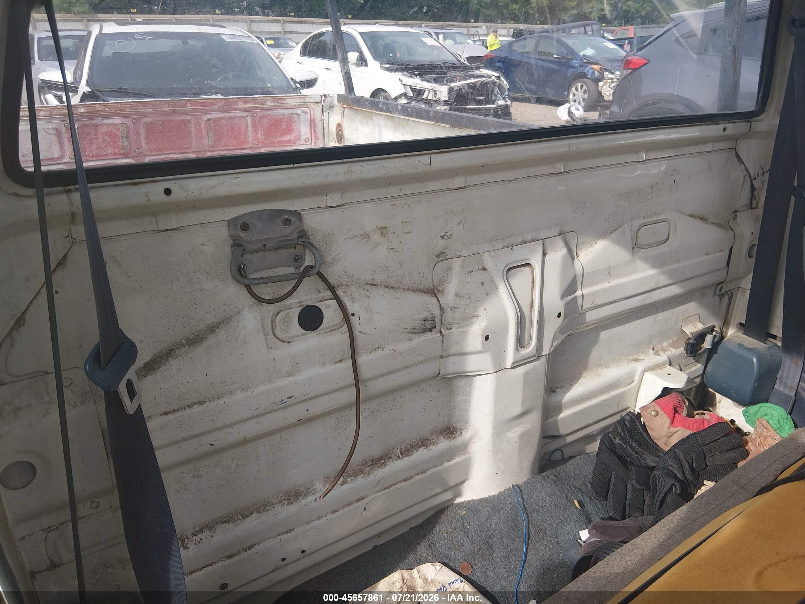 1993 Toyota Pickup 1/2 Ton Short Whlbase Stb White vin: 4TARN81A2PZ117840