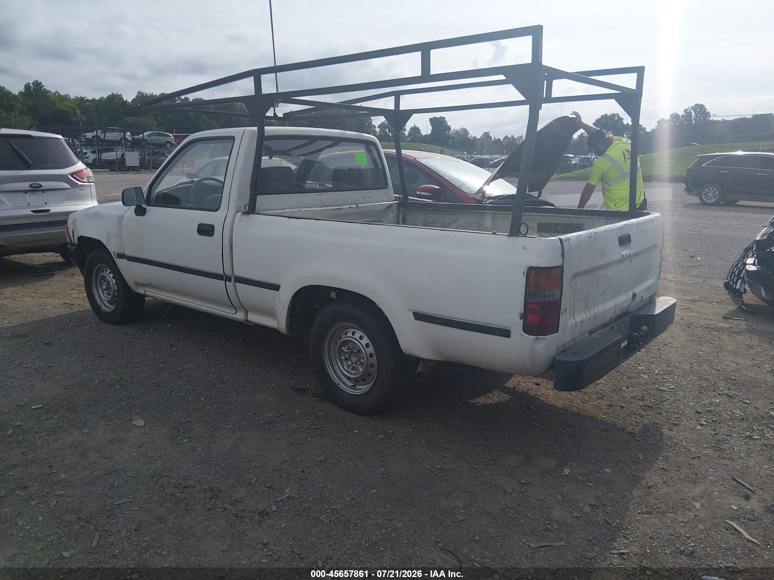 1993 Toyota Pickup 1/2 Ton Short Whlbase Stb White vin: 4TARN81A2PZ117840