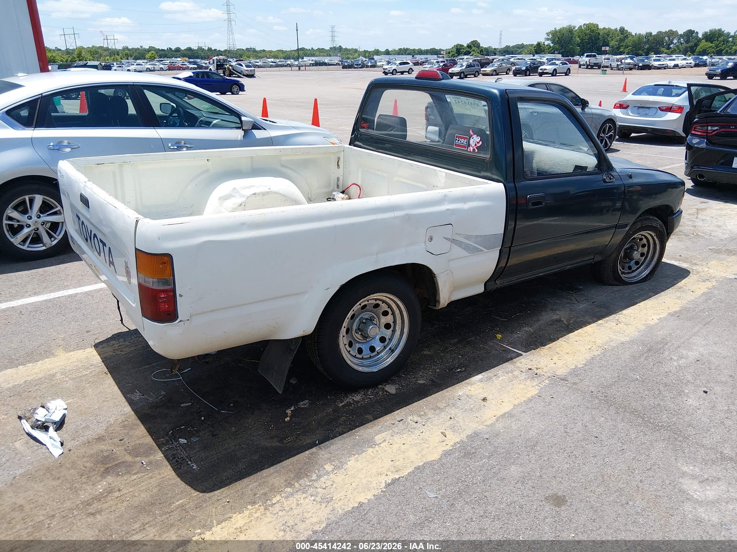 1994 Toyota Pickup 1/2 Ton Short Whlbase Stb Green vin: 4TARN81A2RZ269040