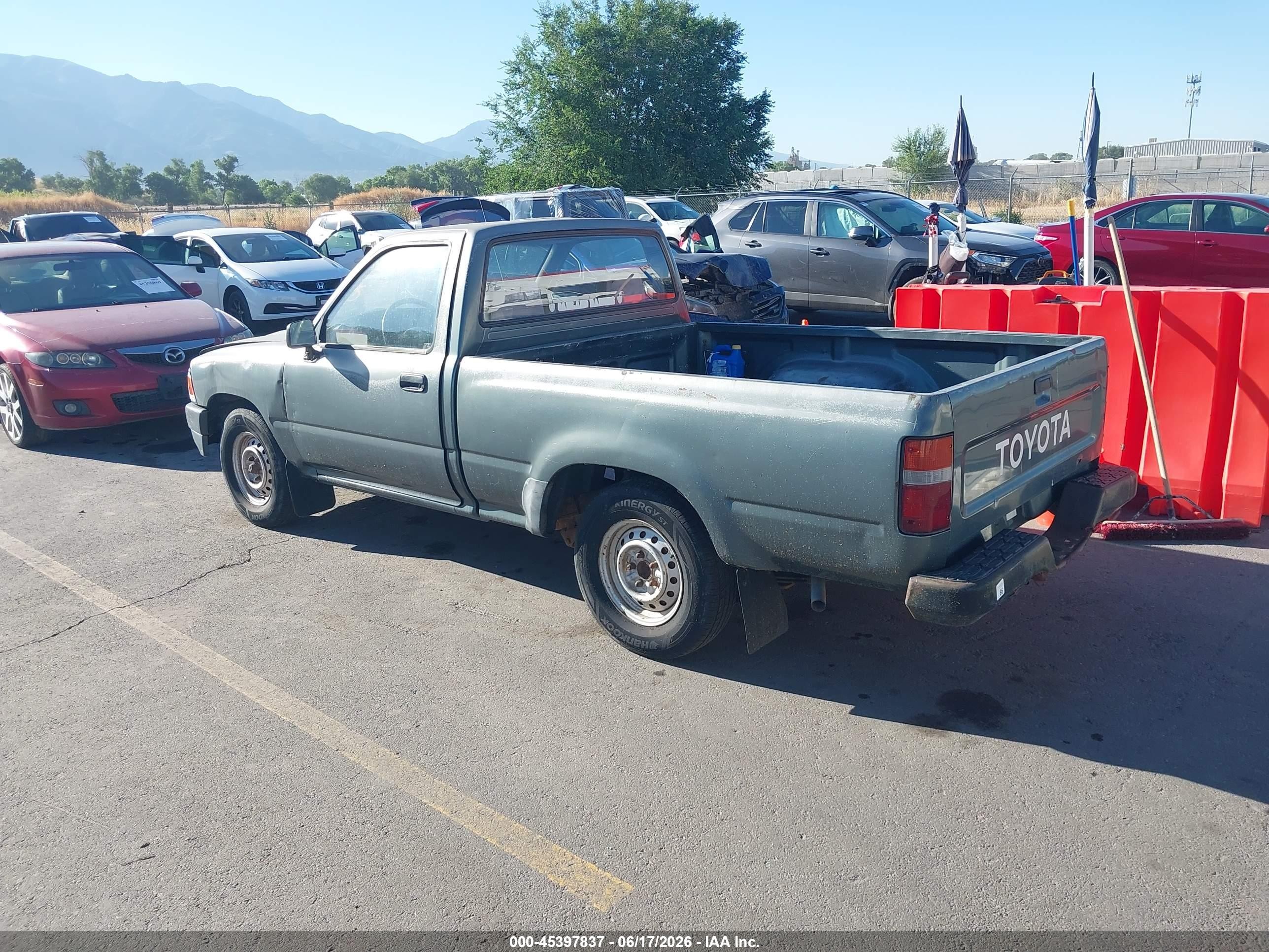 1993 Toyota Pickup 1/2 Ton Short Whlbase Stb Black vin: 4TARN81A3PZ102831