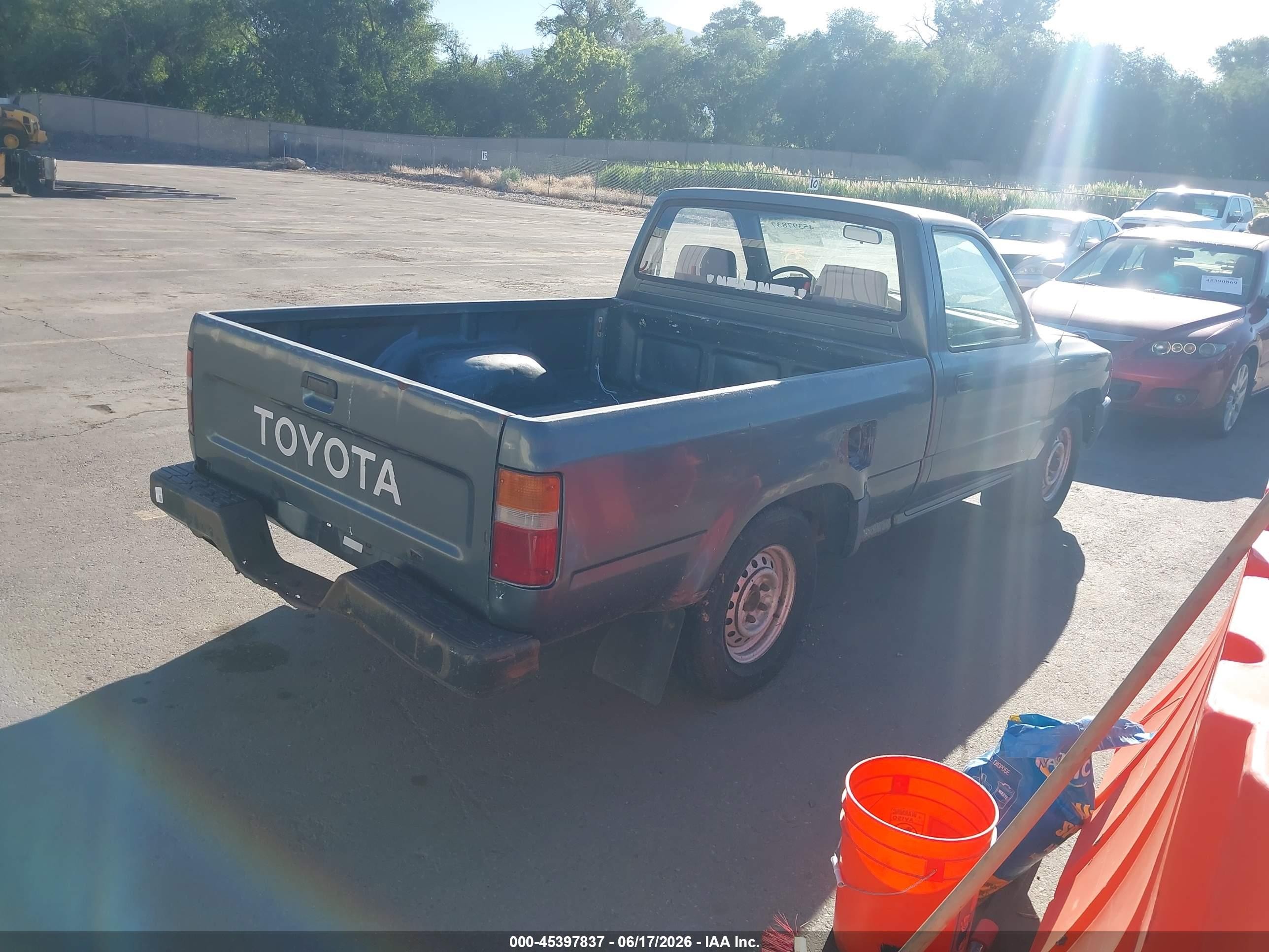 1993 Toyota Pickup 1/2 Ton Short Whlbase Stb Black vin: 4TARN81A3PZ102831