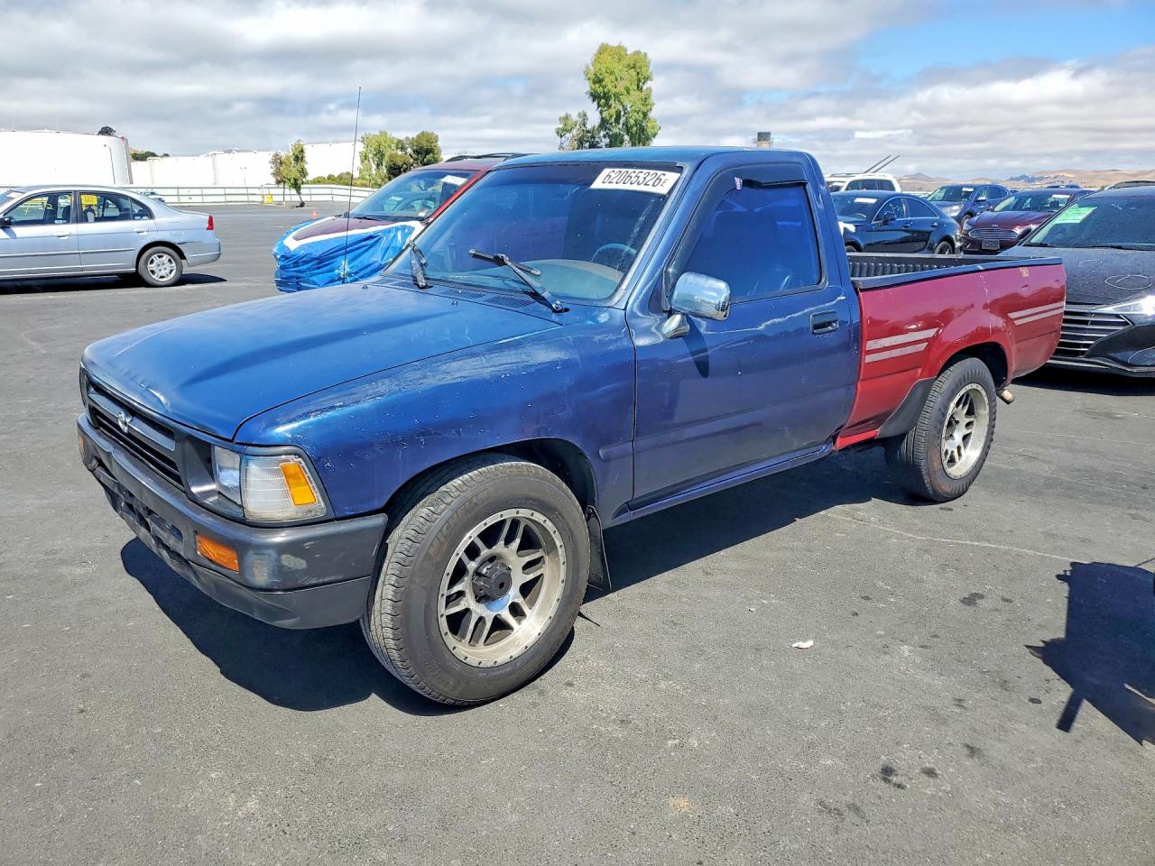 1993 Toyota Pickup 1/2 Ton Short Wheelbase Stb Two Tone vin: 4TARN81A4PZ112395