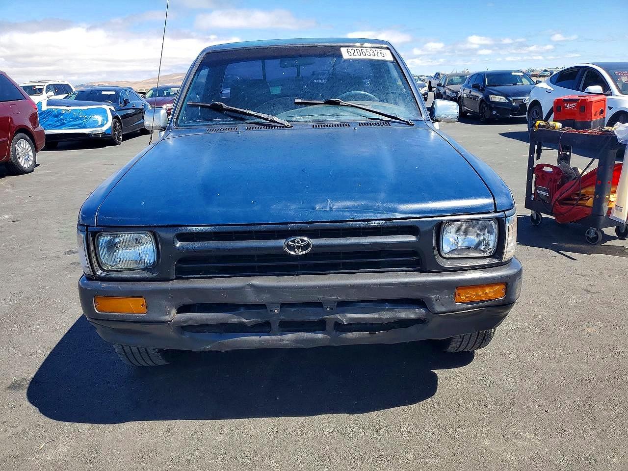 1993 Toyota Pickup 1/2 Ton Short Wheelbase Stb Two Tone vin: 4TARN81A4PZ112395
