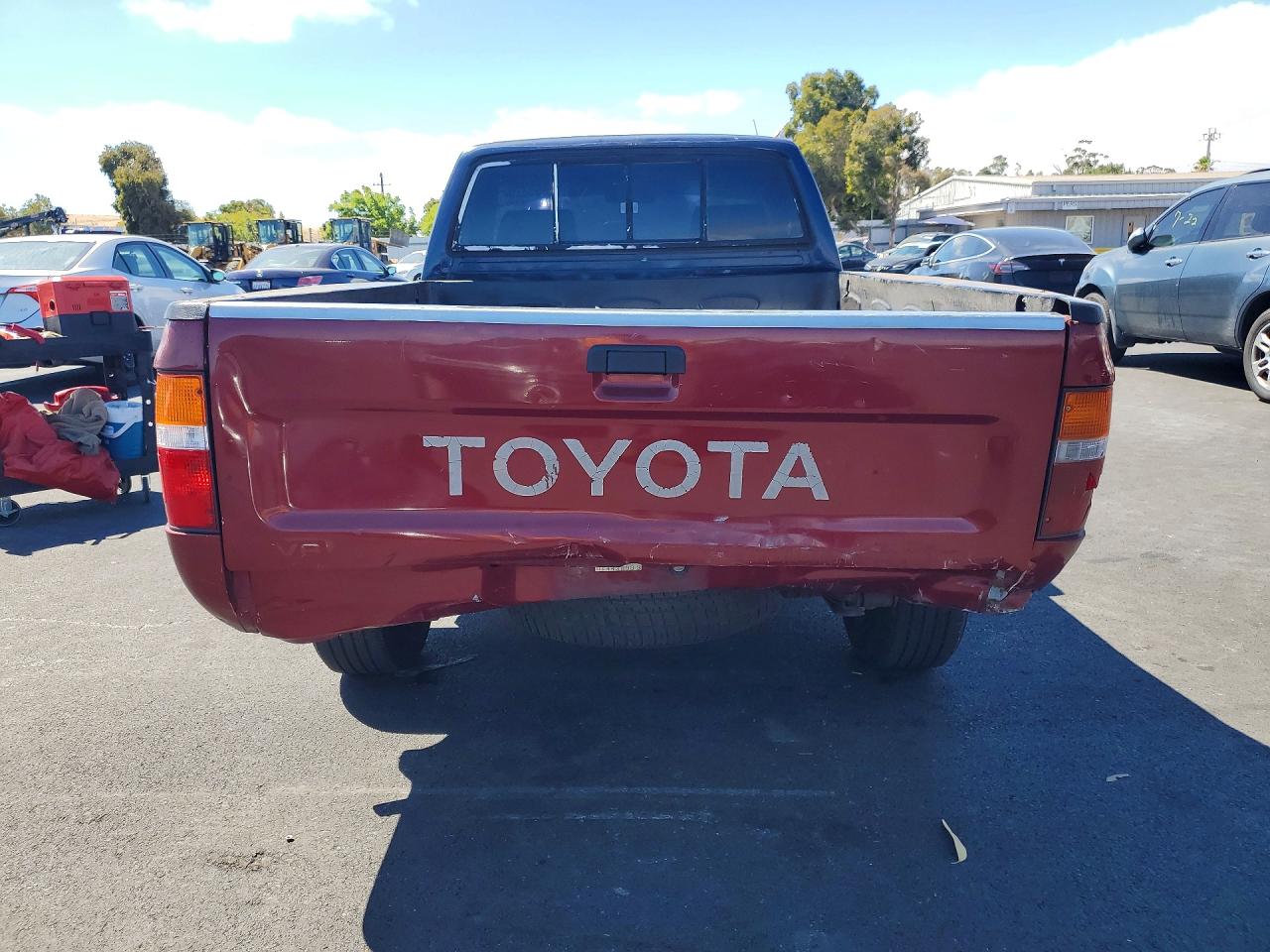 1993 Toyota Pickup 1/2 Ton Short Wheelbase Stb Two Tone vin: 4TARN81A4PZ112395