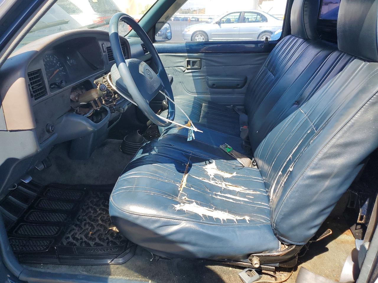 1993 Toyota Pickup 1/2 Ton Short Wheelbase Stb Two Tone vin: 4TARN81A4PZ112395