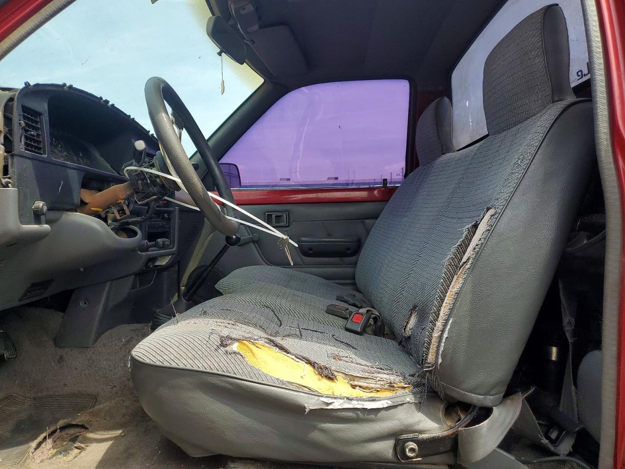 1995 Toyota Pickup Base Бордовый vin: 4TARN81A6SZ317211