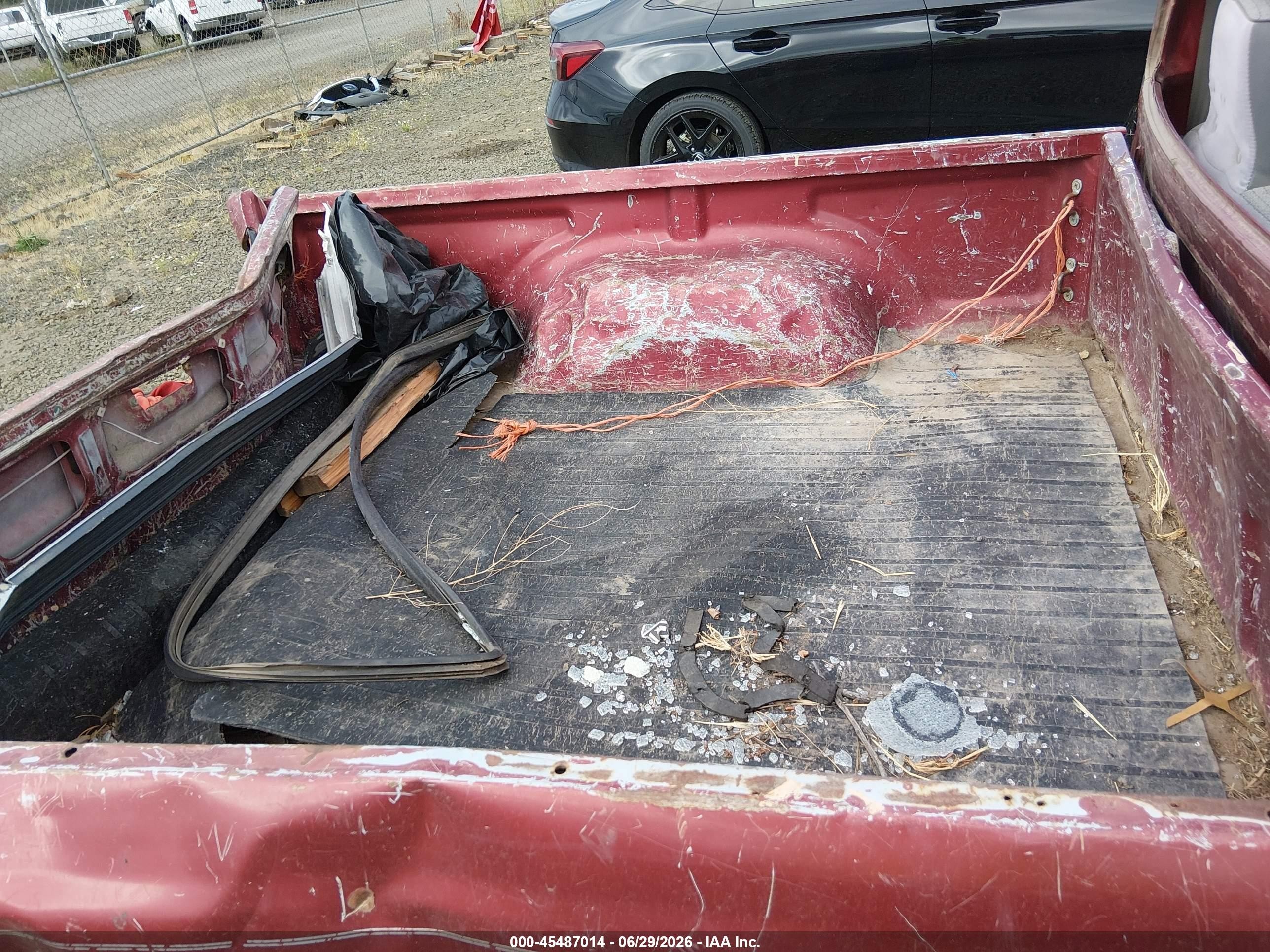 1993 Toyota Pickup 1/2 Ton Short Whlbase Stb Red vin: 4TARN81A7PZ095656