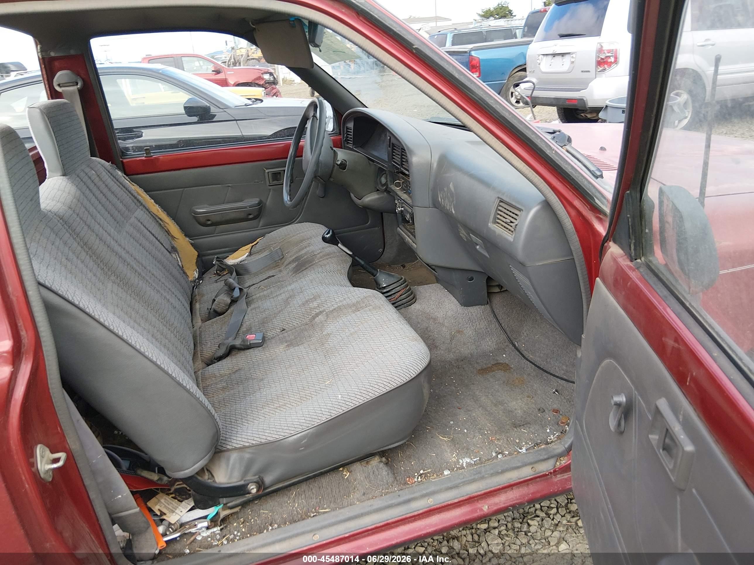 1993 Toyota Pickup 1/2 Ton Short Whlbase Stb Red vin: 4TARN81A7PZ095656