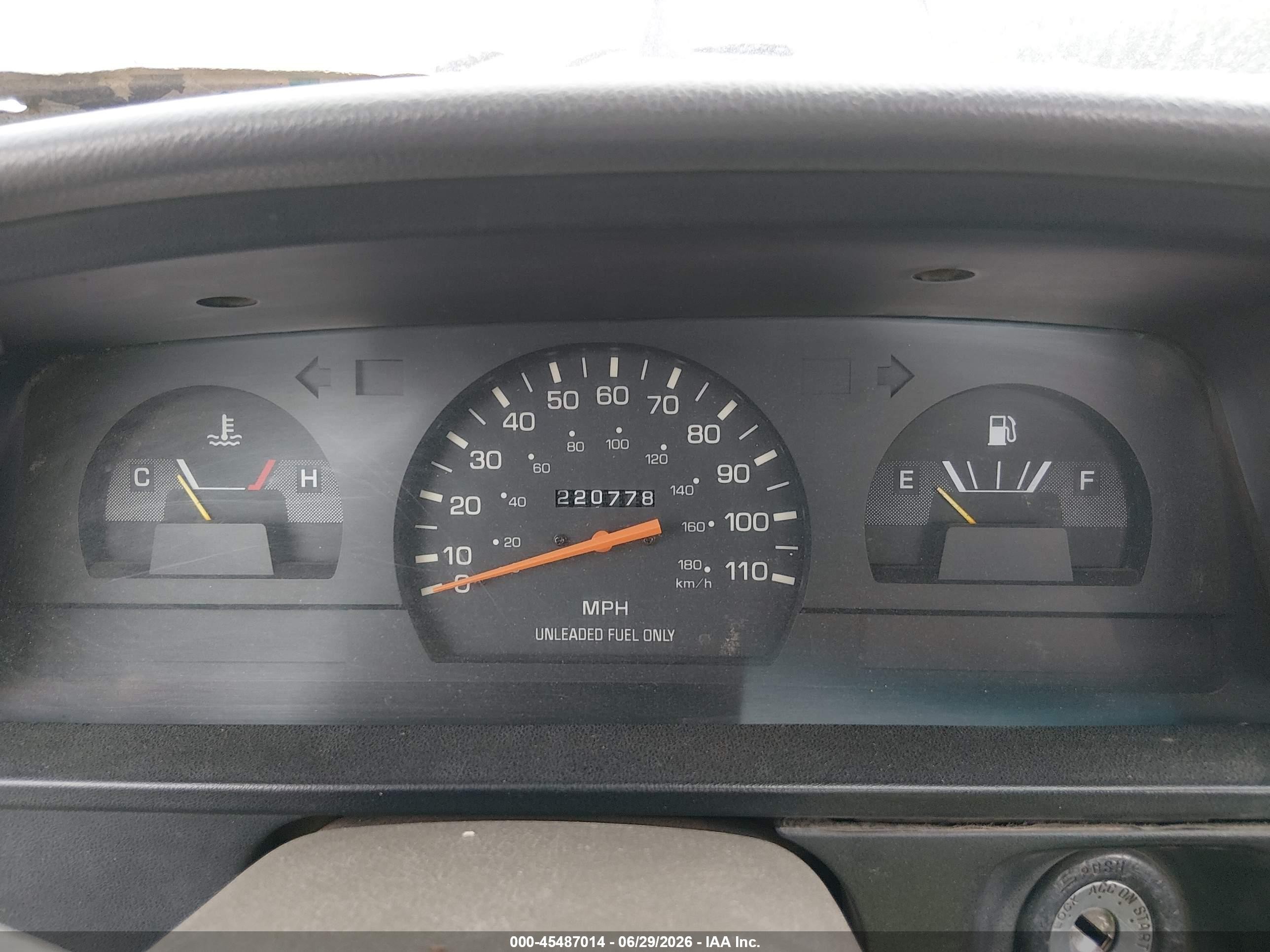 1993 Toyota Pickup 1/2 Ton Short Whlbase Stb Red vin: 4TARN81A7PZ095656