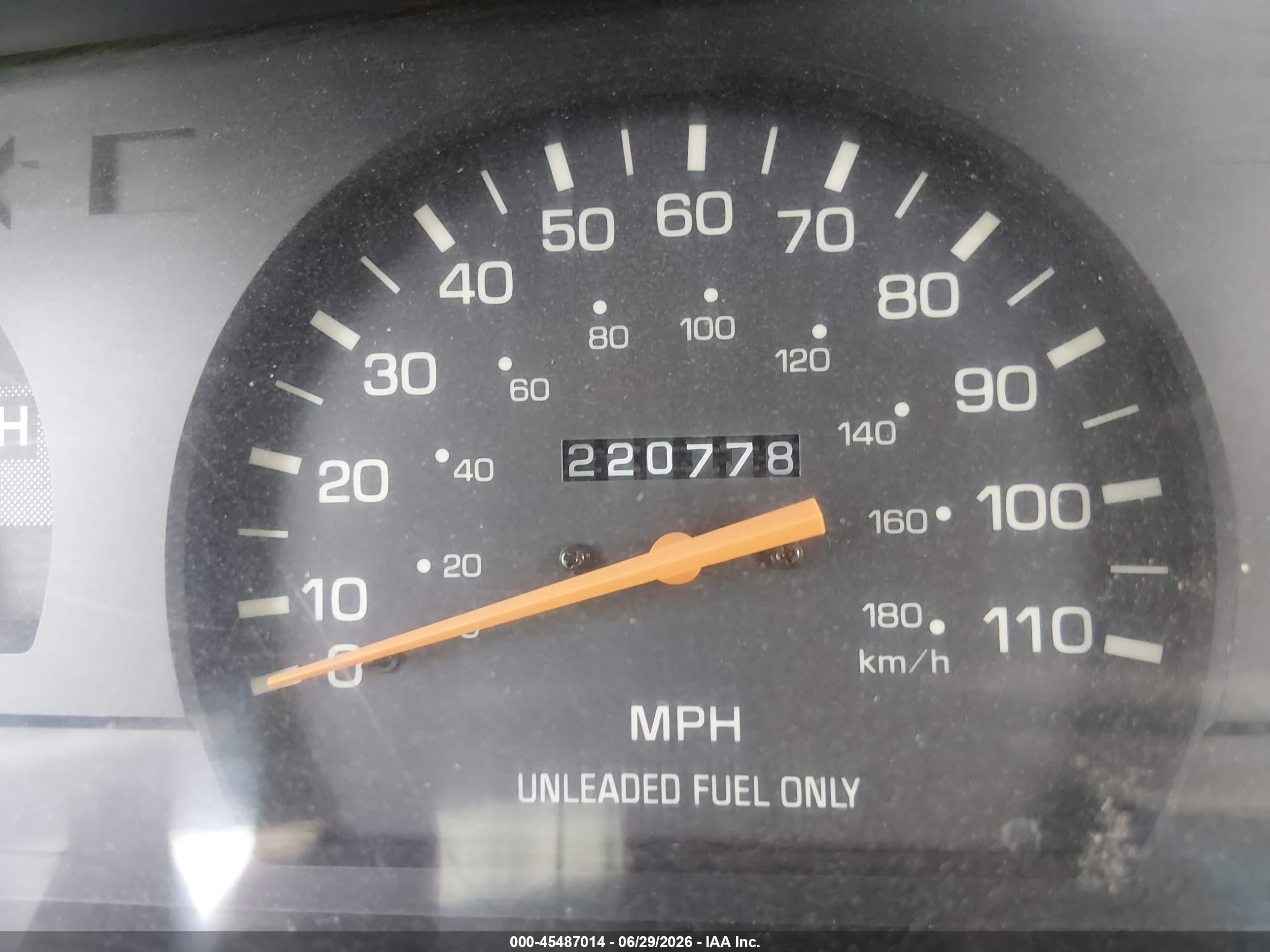1993 Toyota Pickup 1/2 Ton Short Whlbase Stb Red vin: 4TARN81A7PZ095656